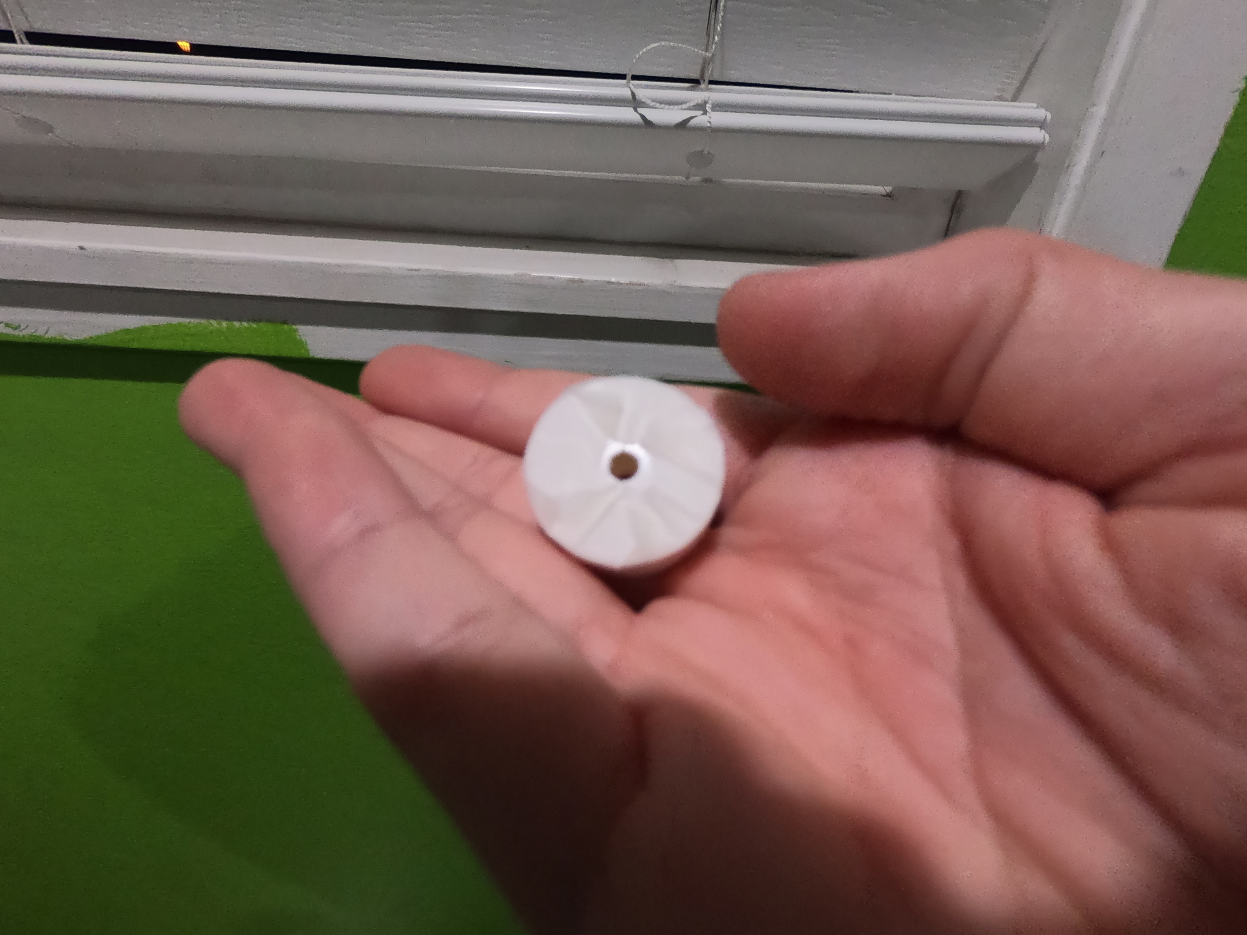 Micro whistle: only 2 grams and 6.2 minutes