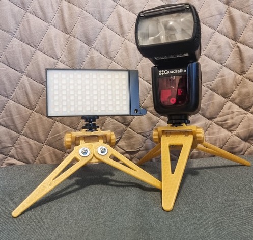 Compact Camera Tripod - foldable with hotshoe mount