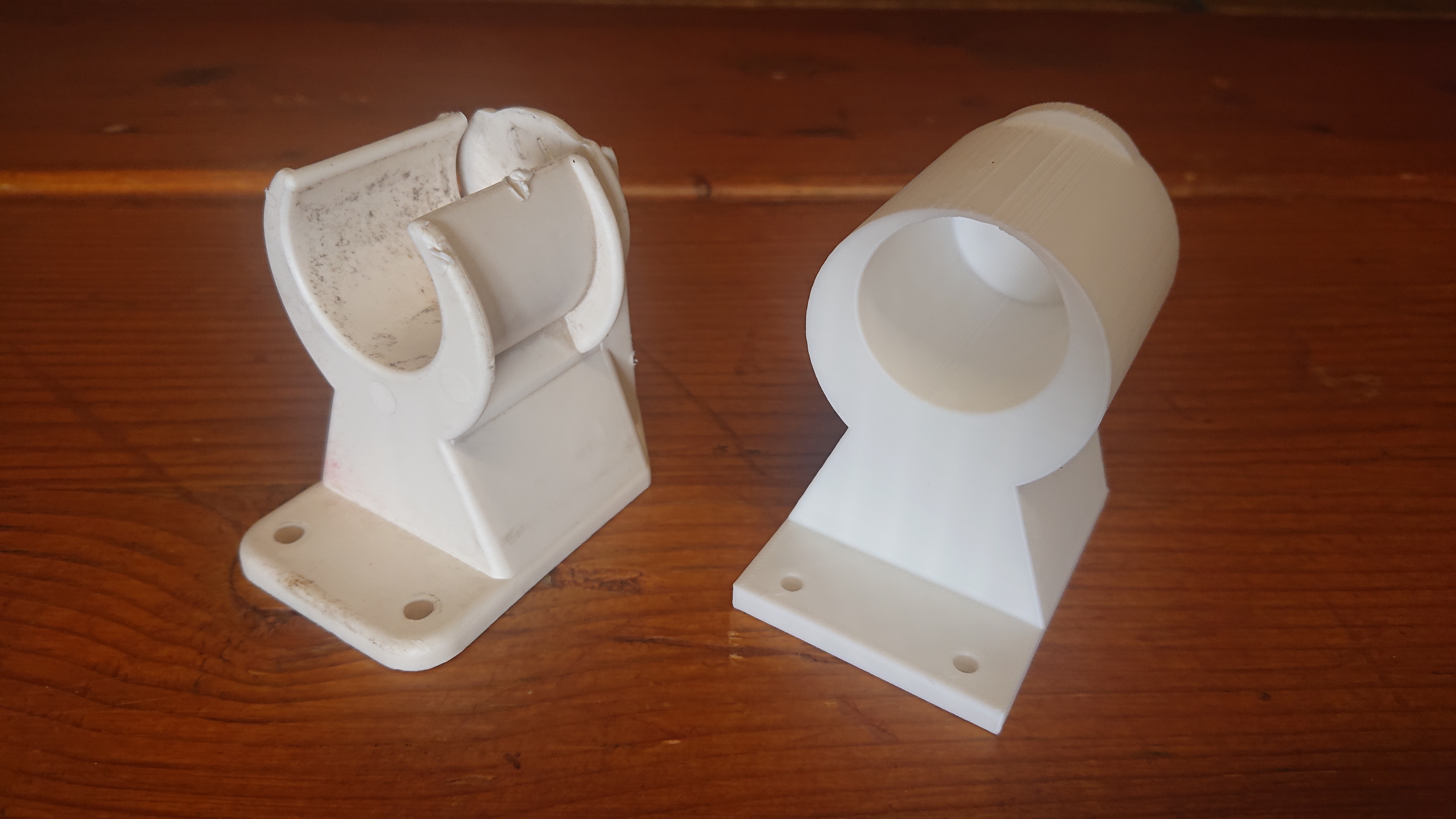 Stehtisch Adapter zwischen Tischplatte und Tischbein