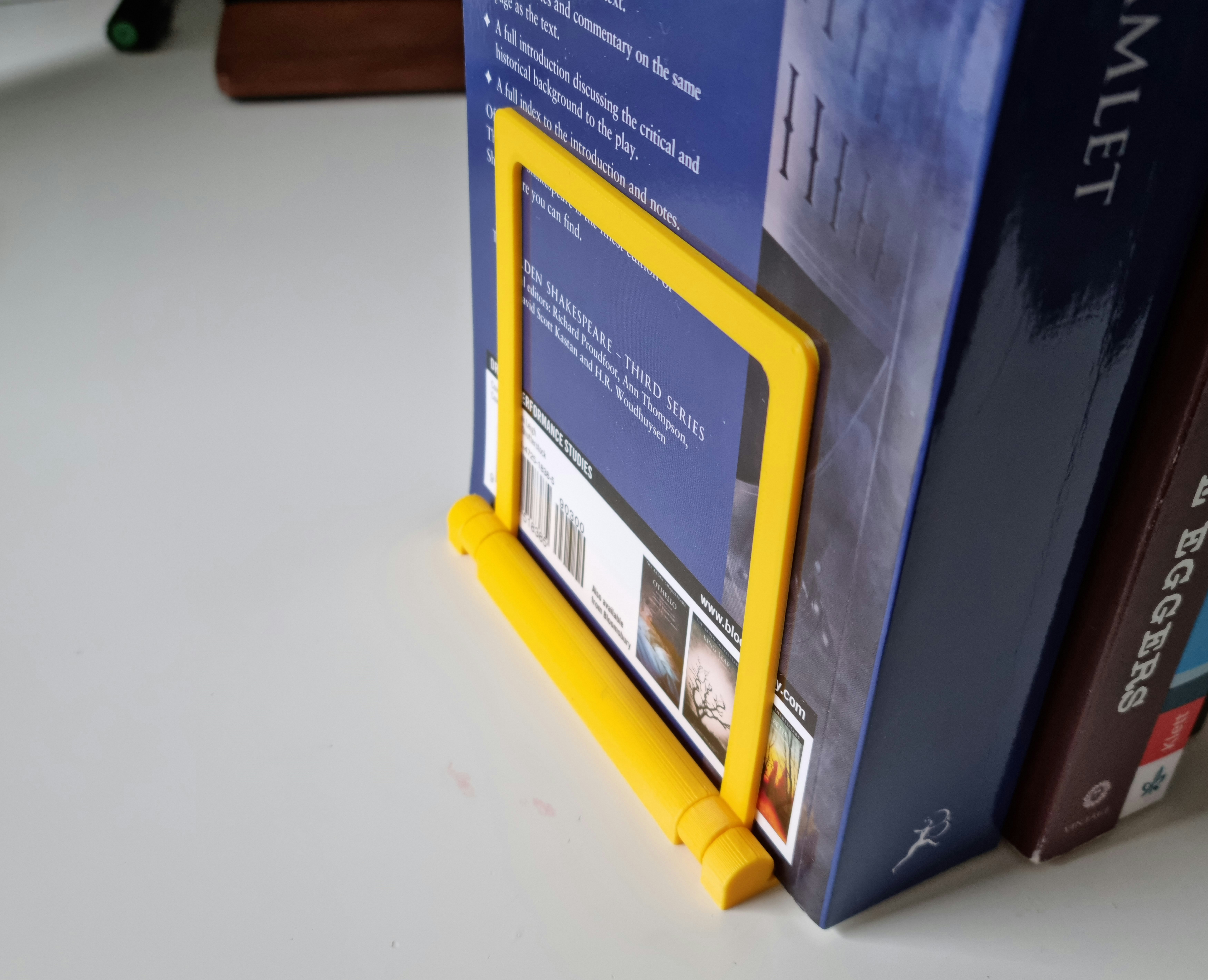 Minimalistic Foldable Bookend