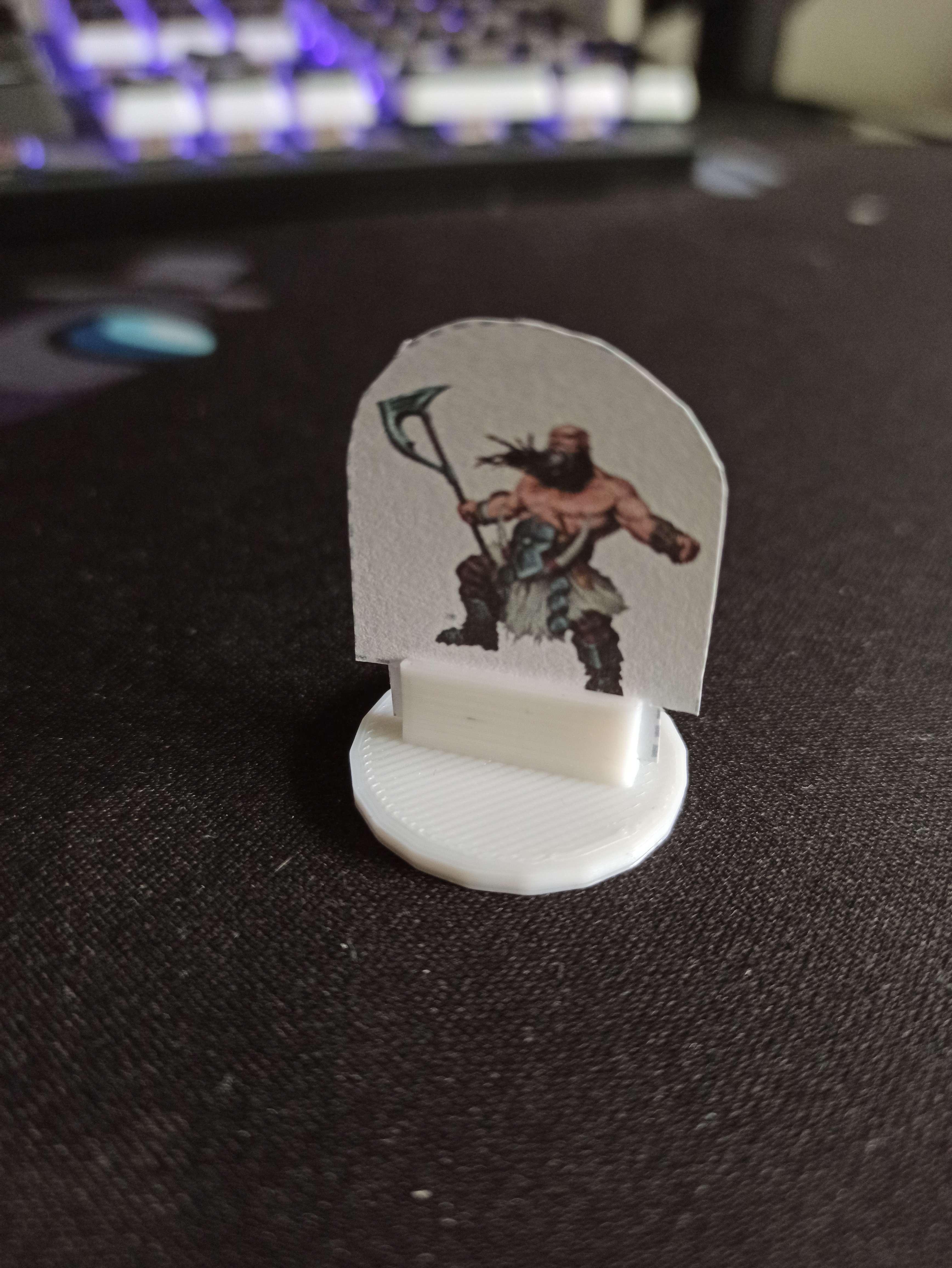 D&D Papercraft Mini Stand