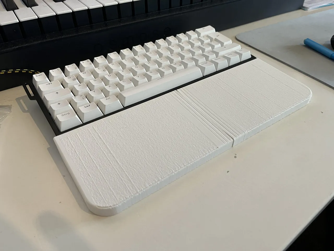 Wooting 60 HE Wrist Rest by Constantin | Download free STL model