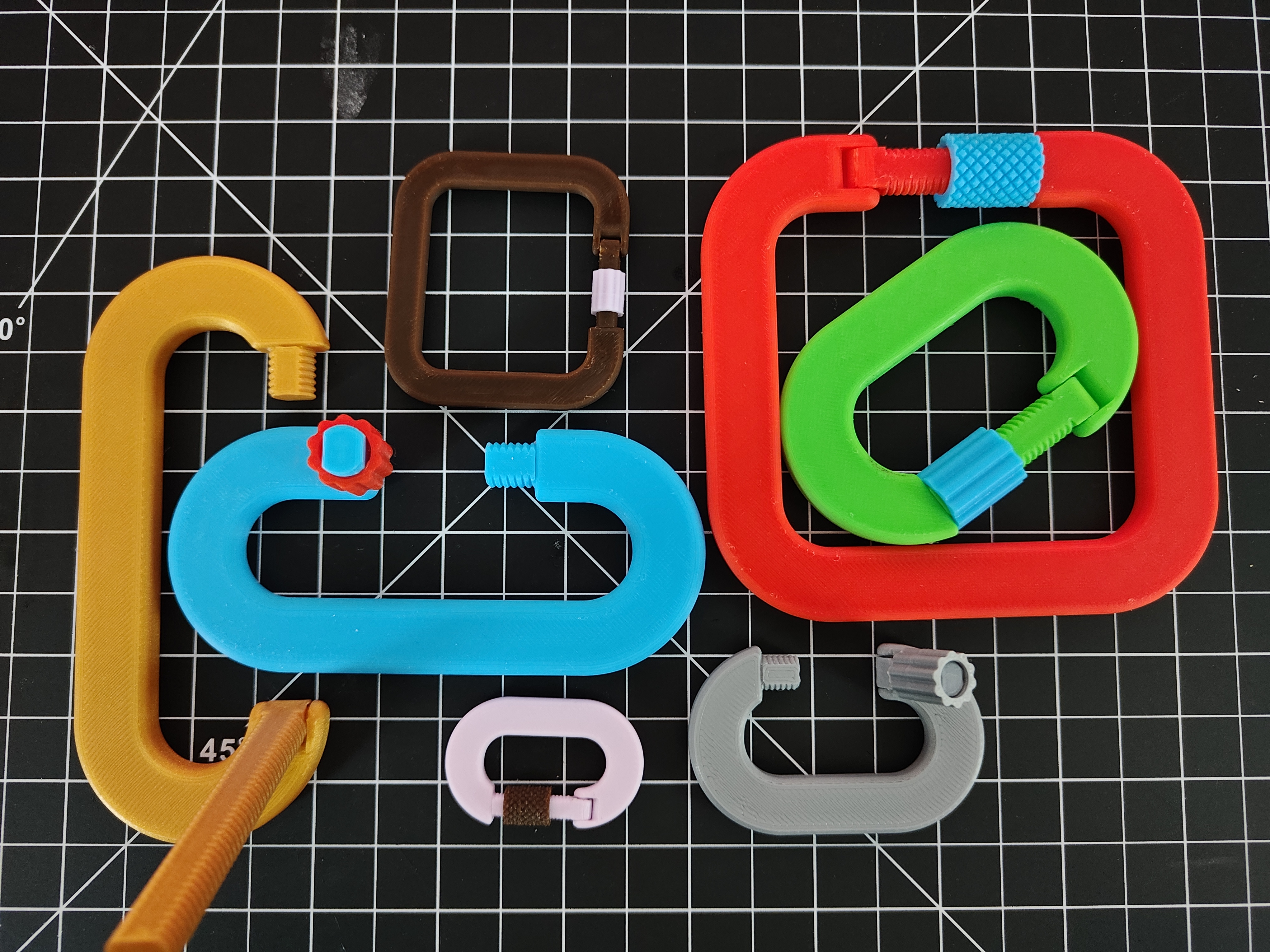Locking Hinged Carabiner - Print In Place (No Supports)