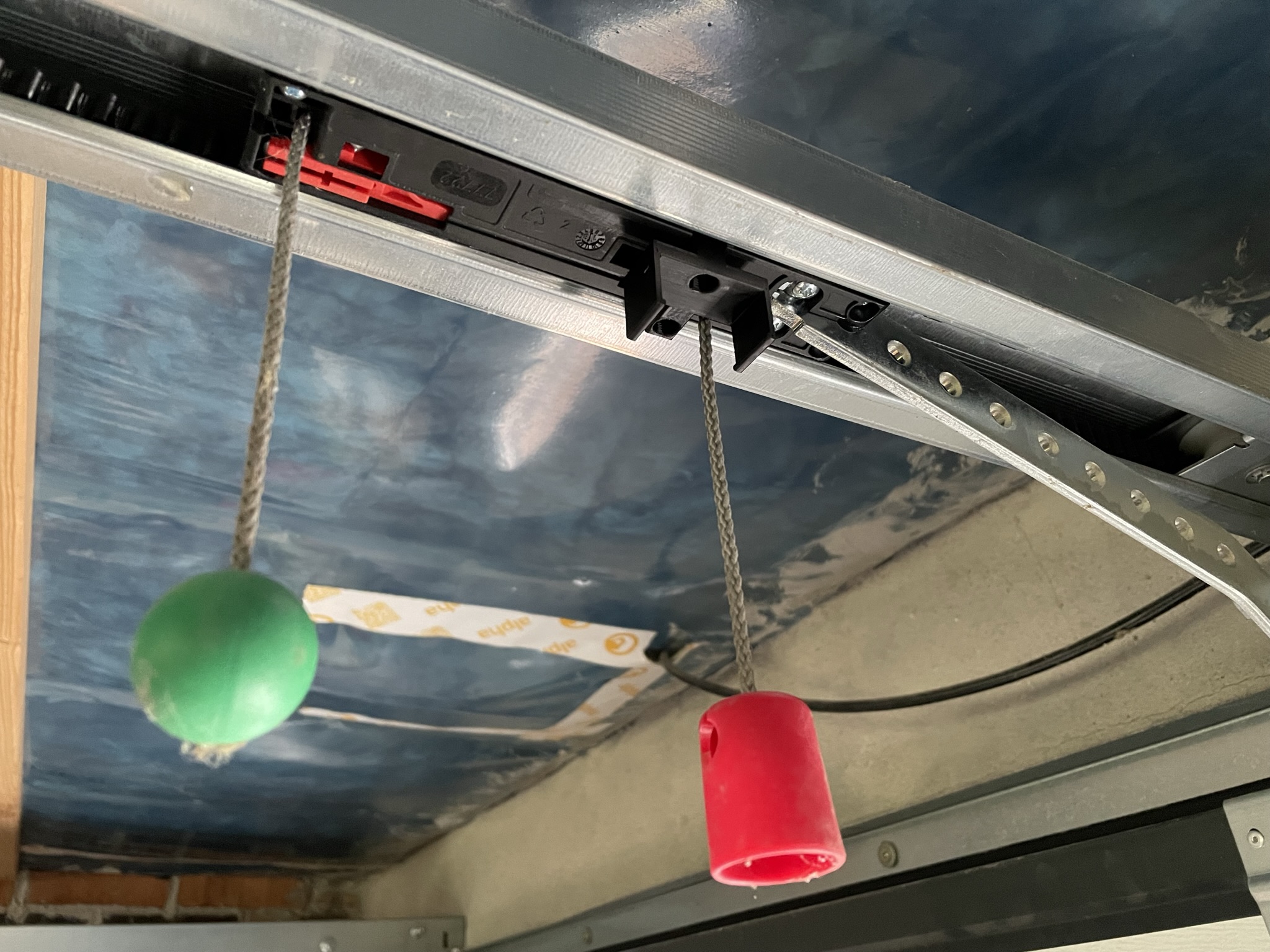 Lindab garage door sensor bracket by SimonLund Download free STL