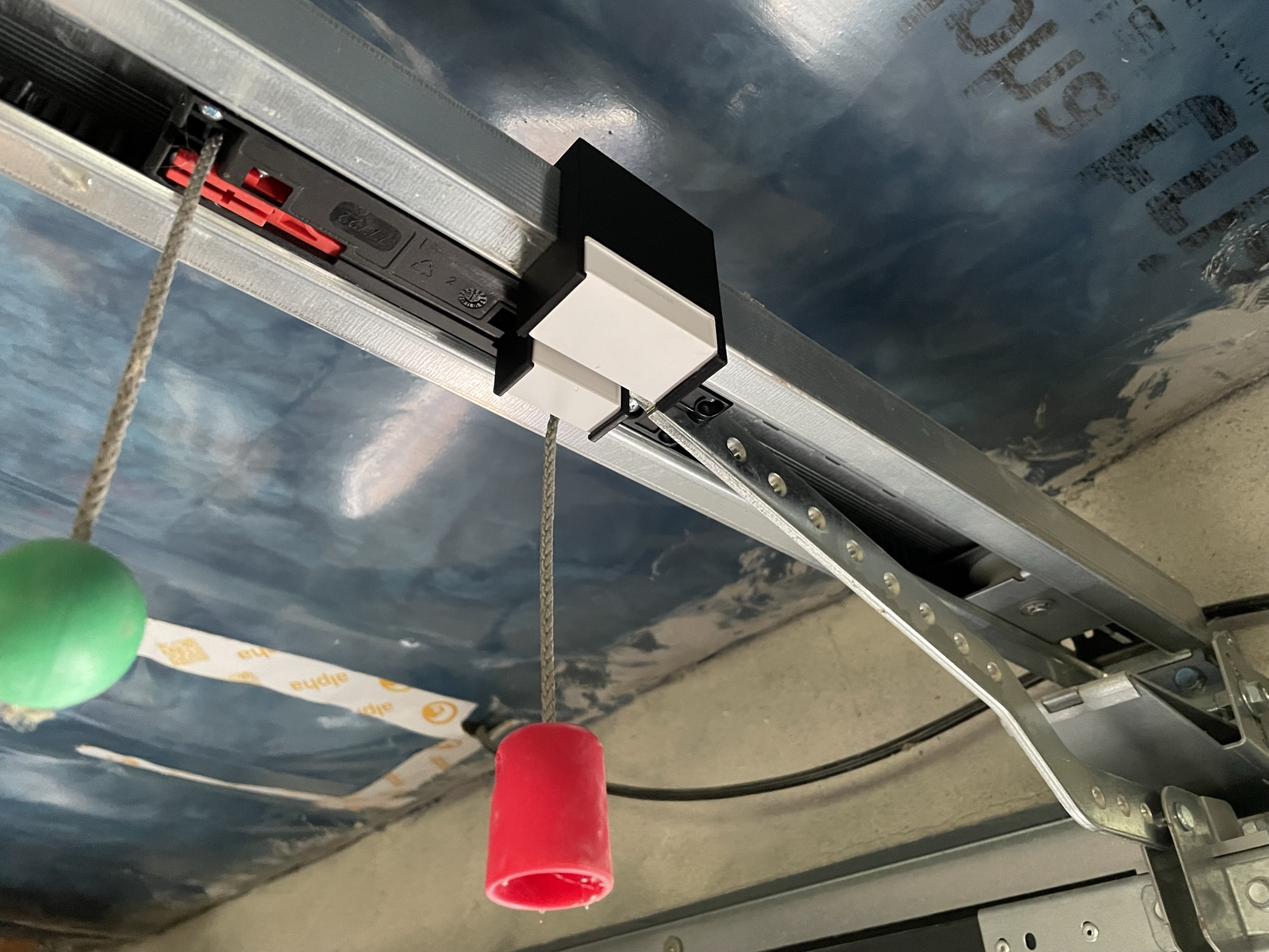 Lindab garage door sensor bracket by SimonLund Download free STL