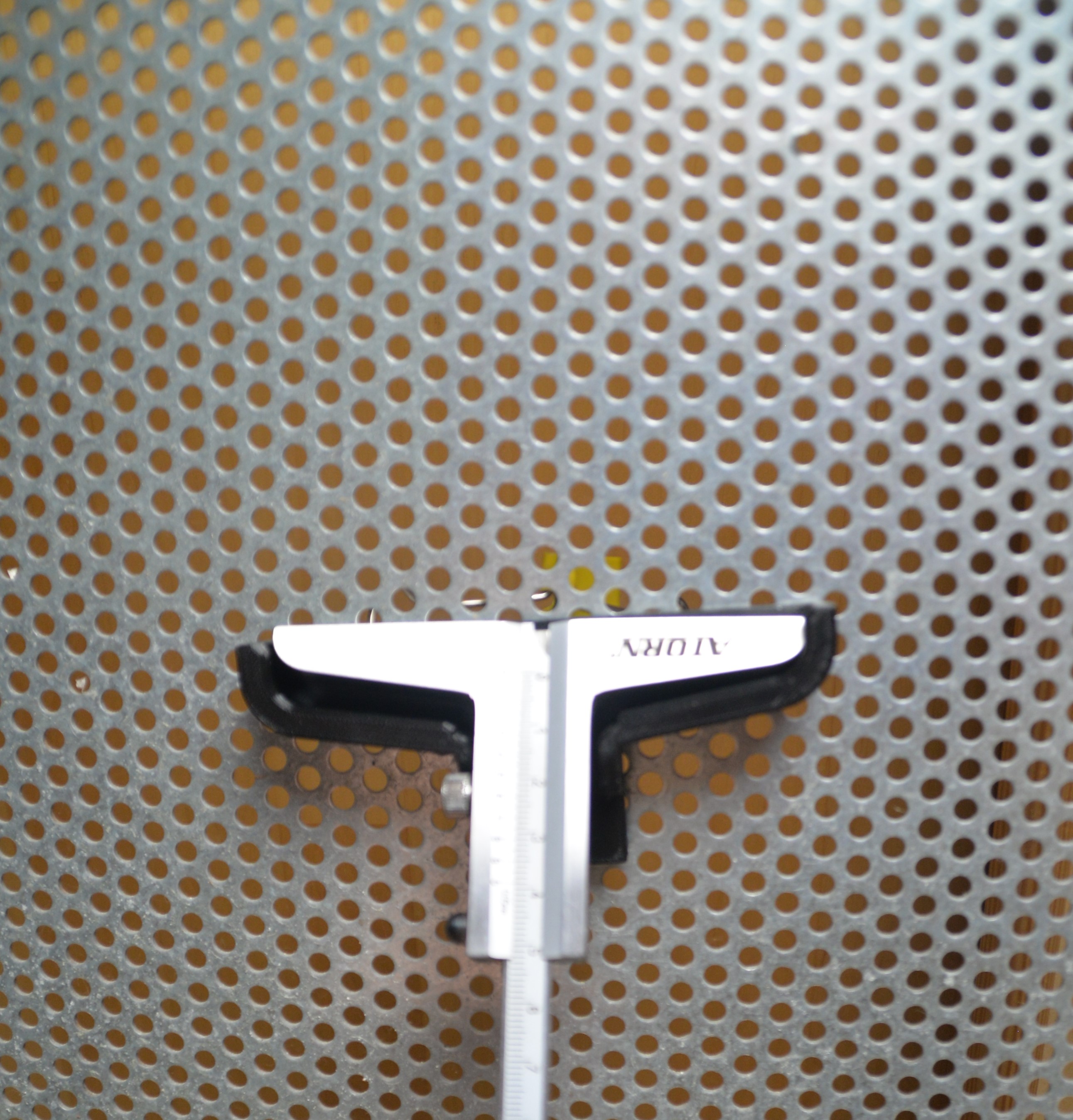 Depth Gauge 1.0 holder for pinboard by KMS by KERLE MAKERSPACE