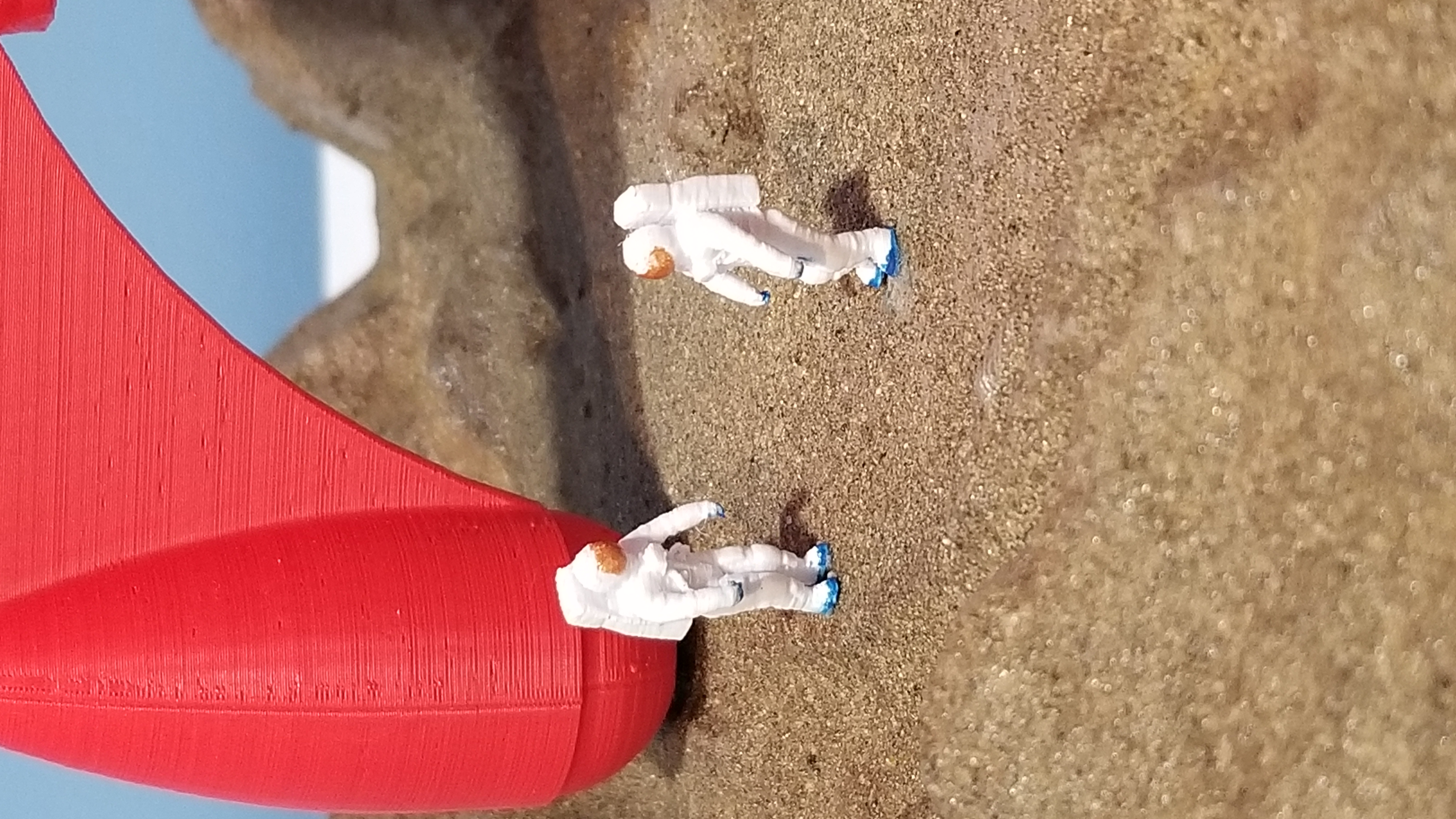 Moon surface with Tintin's Rocket — thumbnail 4