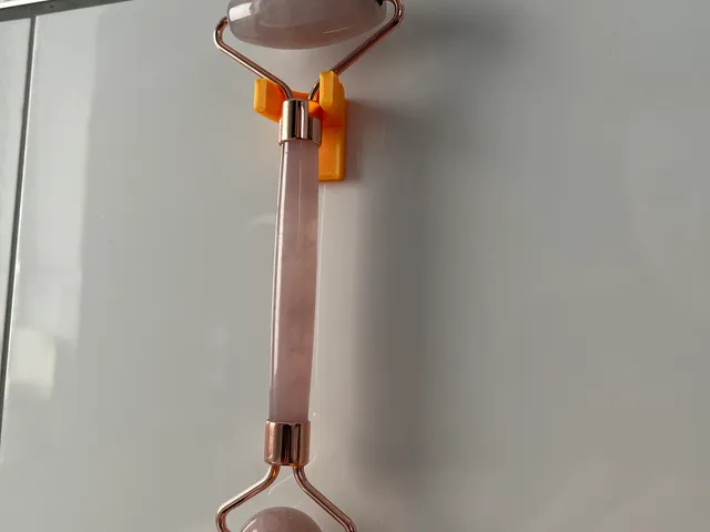 Jade roller Wall mount for sticking