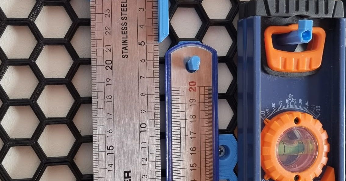 Square ruler holder for Honeycomb wall by Ian Noriega Nuñez | Download ...