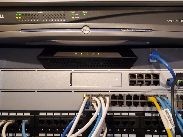 Netgear CM1000 1U Rack mount