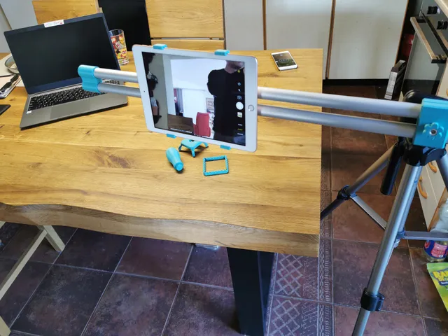 Horizontal extension for photo stand