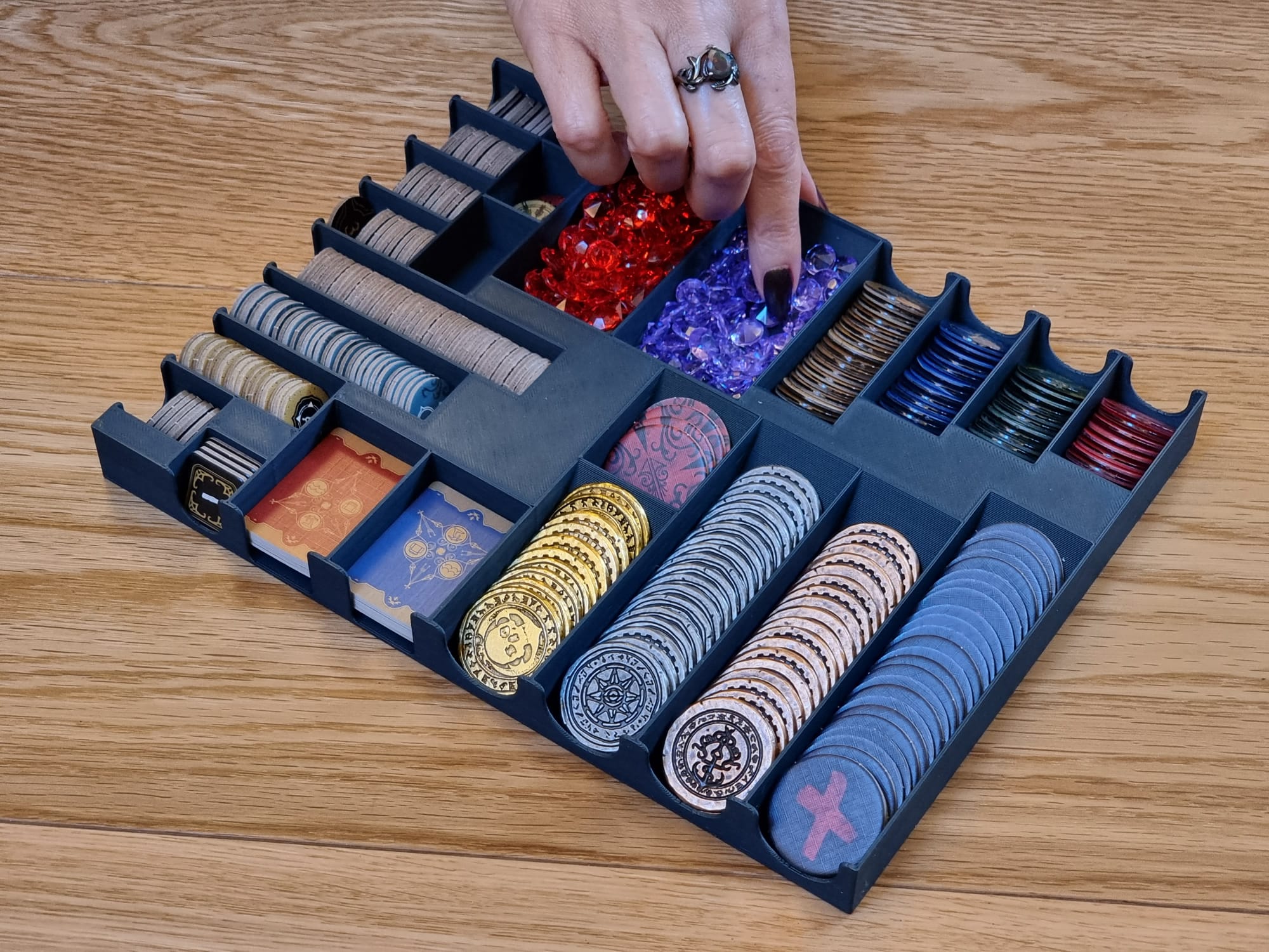 Token holder for The Everrain Boardgame