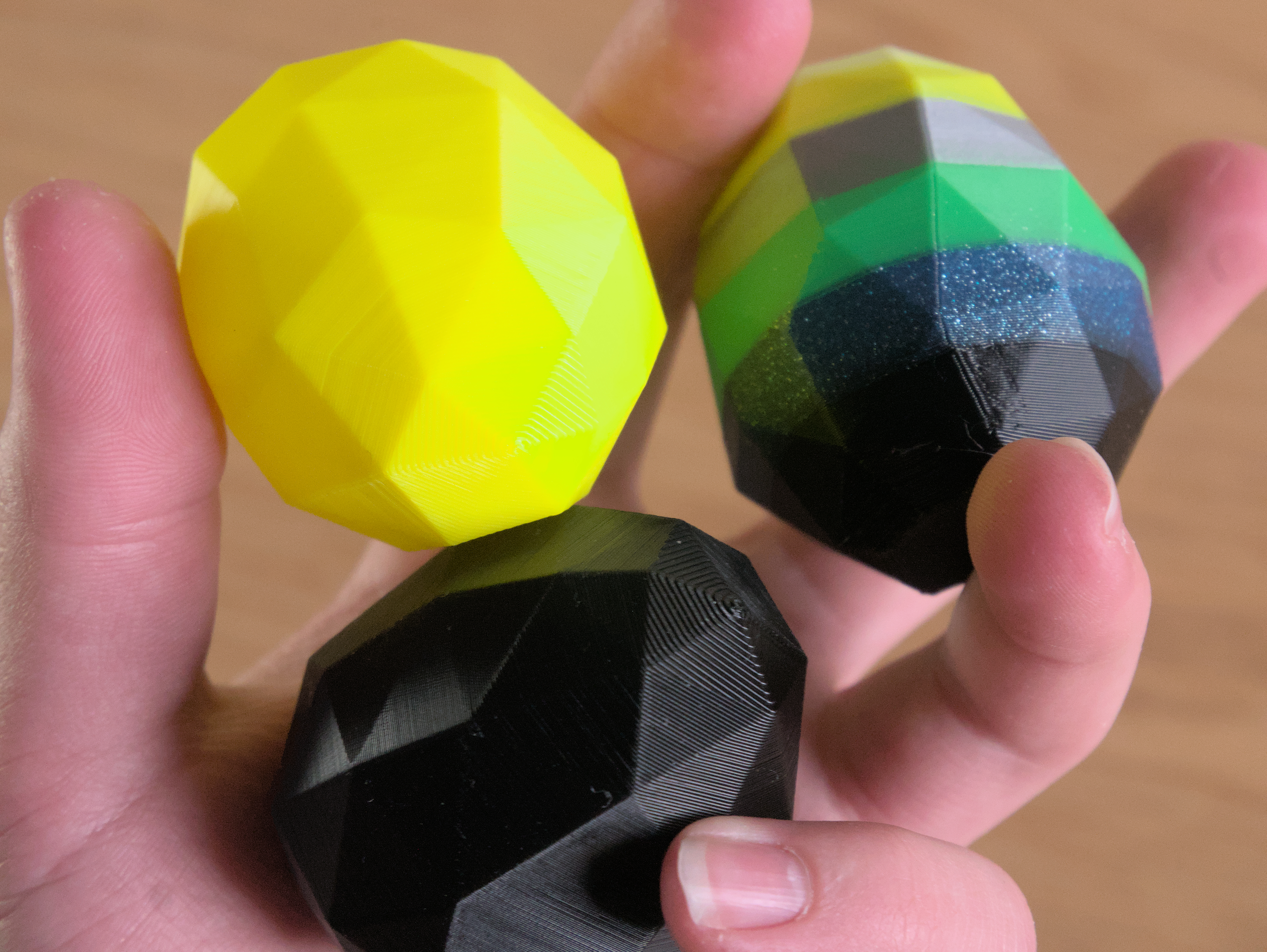 Miniatura 2 do modelo 3D Low Poly Easter Egg - Parametric