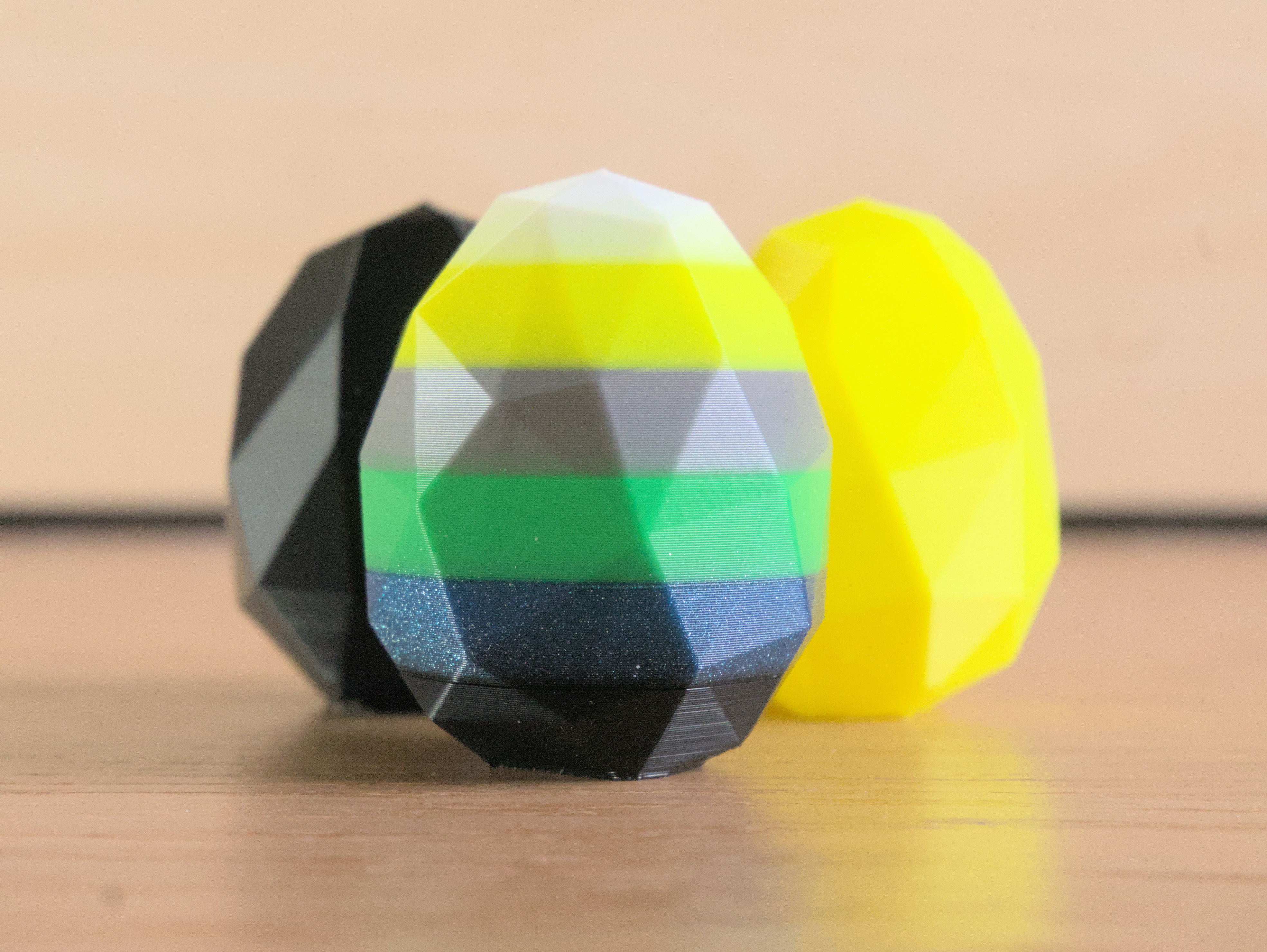 Miniatura 3 do modelo 3D Low Poly Easter Egg - Parametric