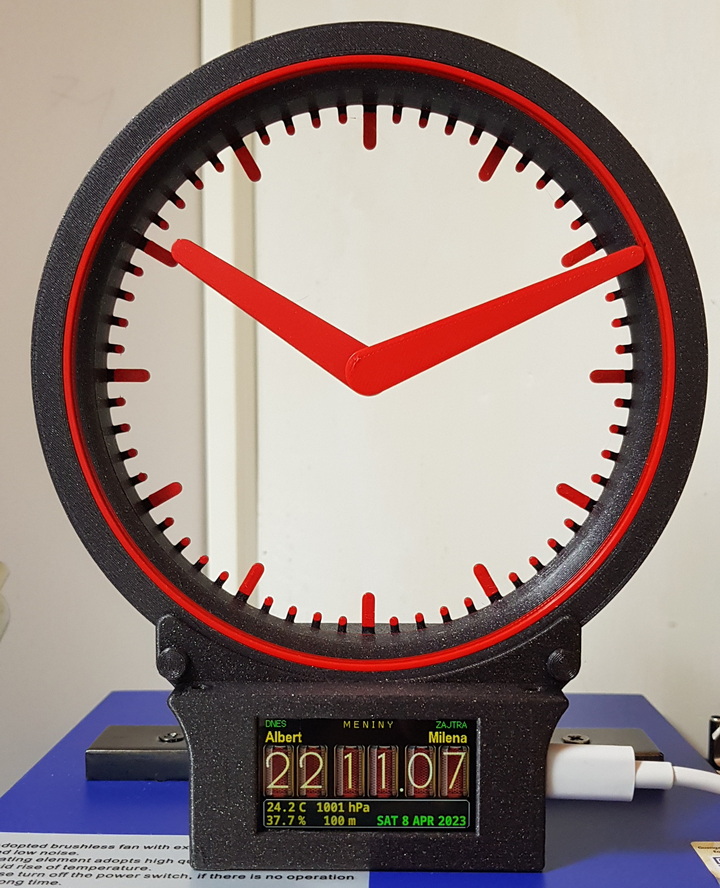 GaPa Hollow Clock