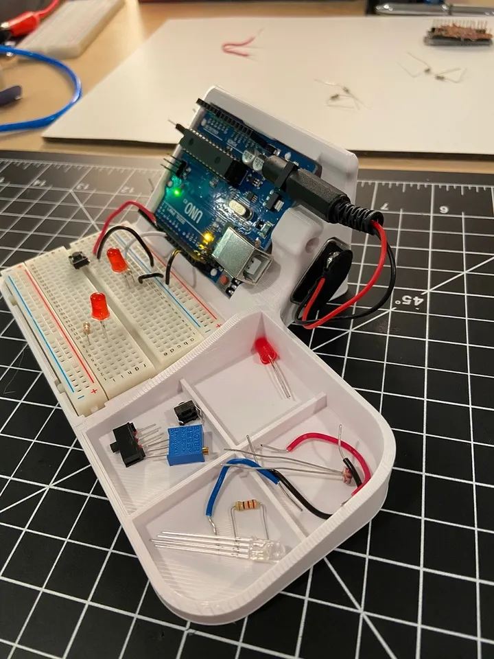 3D Printable arduino UNO + mini breadboard mount by 3Dextrusion