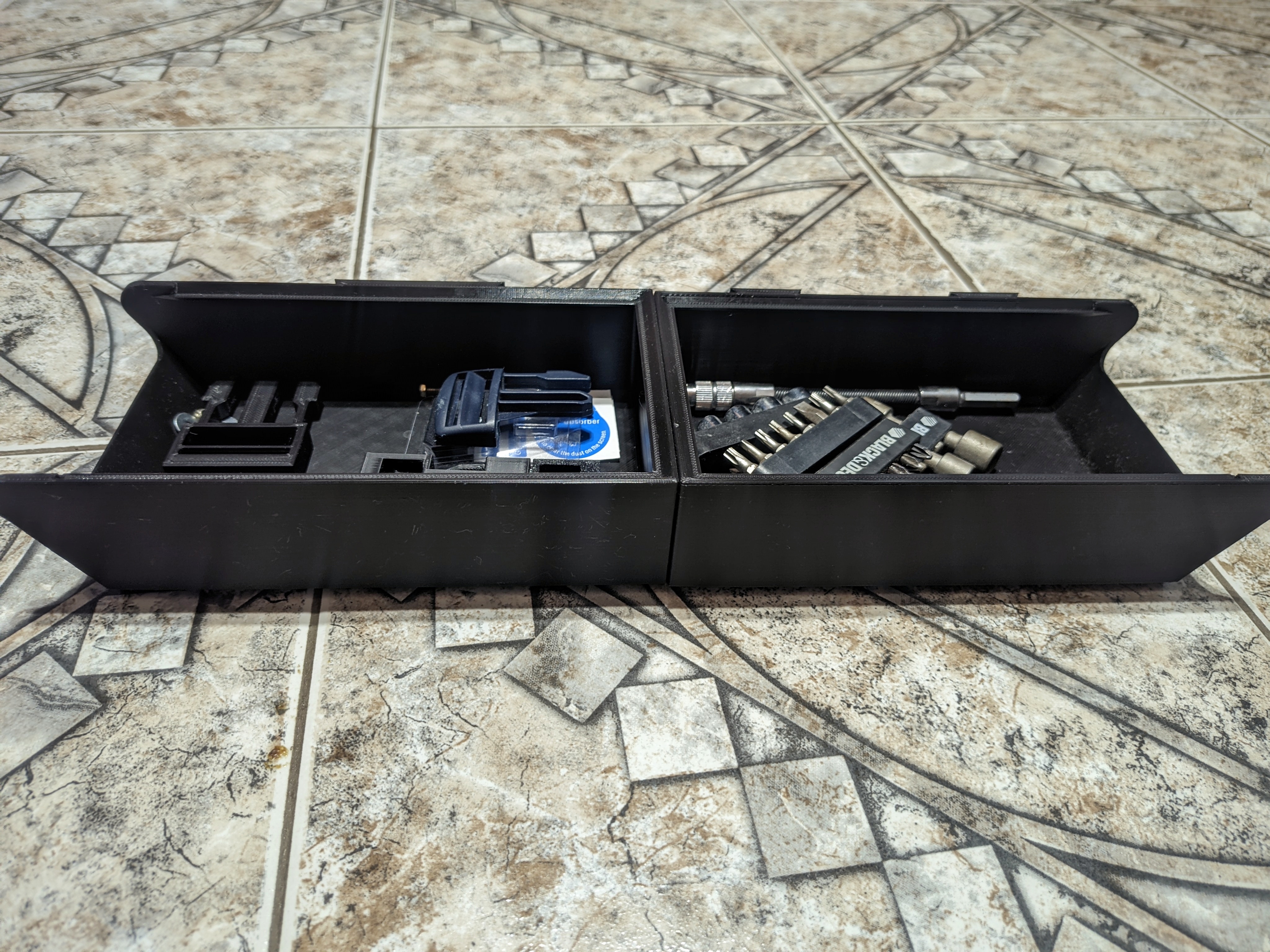 Miniatura 4 do modelo 3D Stackable Interlocking Trays - Left/Right with Flat Sides
