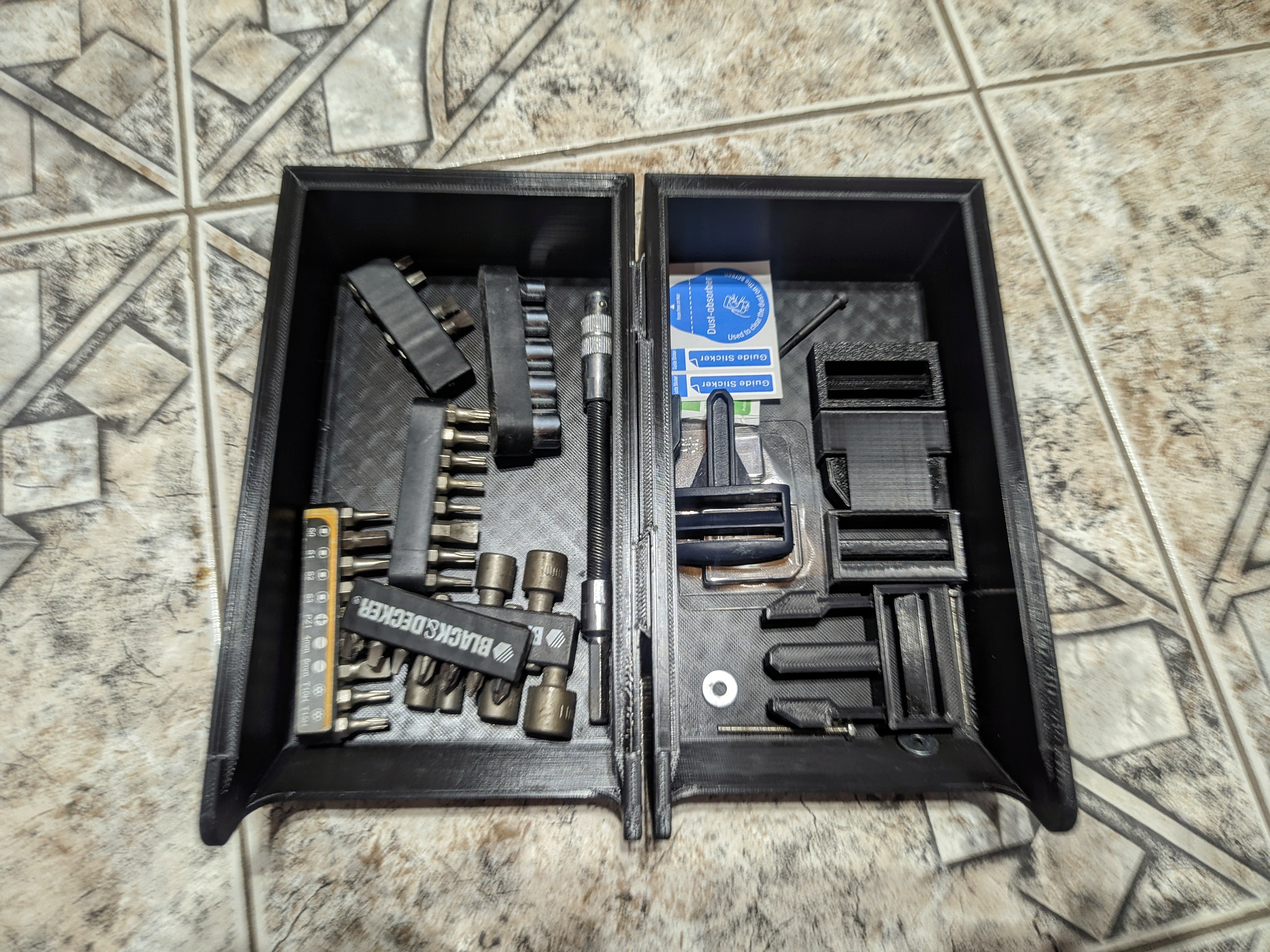 Miniatura 2 do modelo 3D Stackable Interlocking Trays - Left/Right with Flat Sides