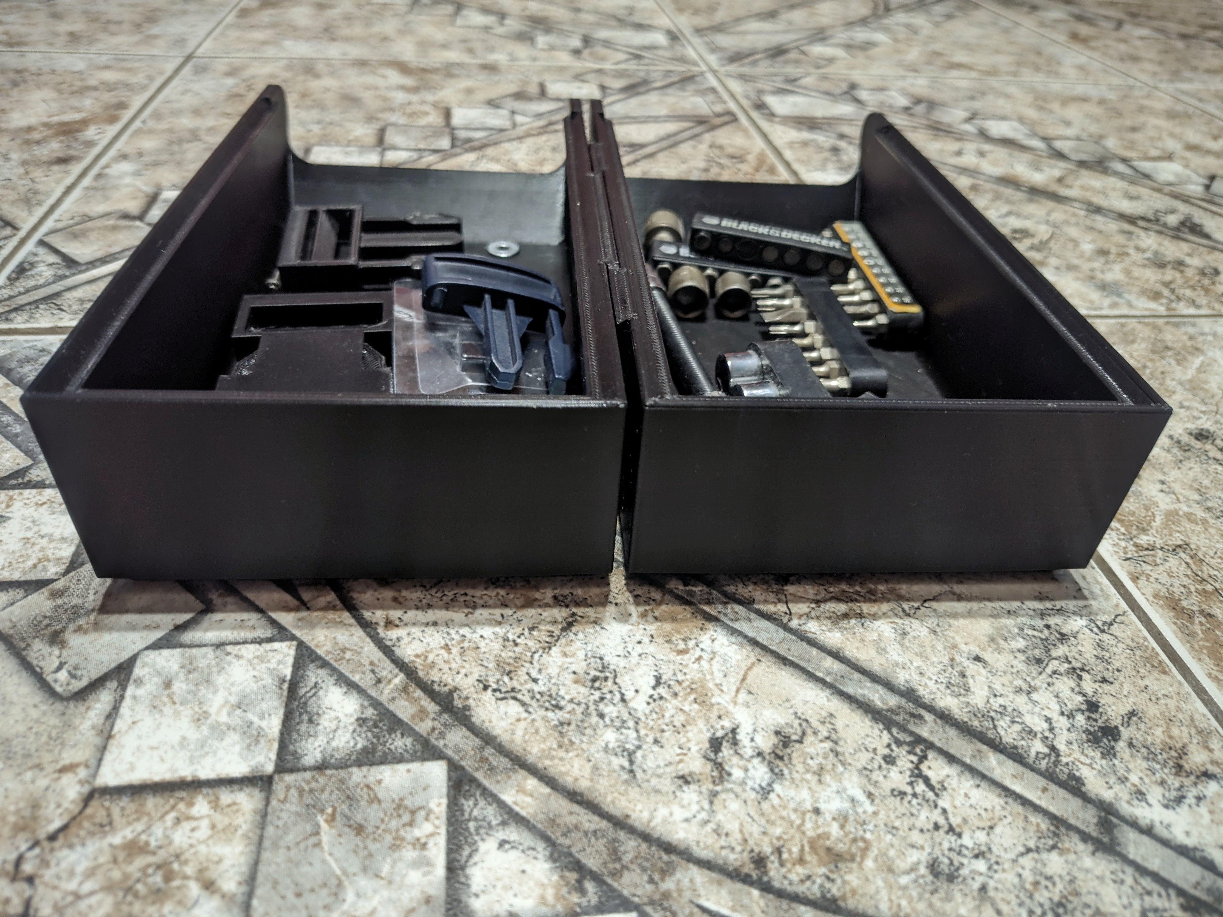 Miniatura 3 do modelo 3D Stackable Interlocking Trays - Left/Right with Flat Sides