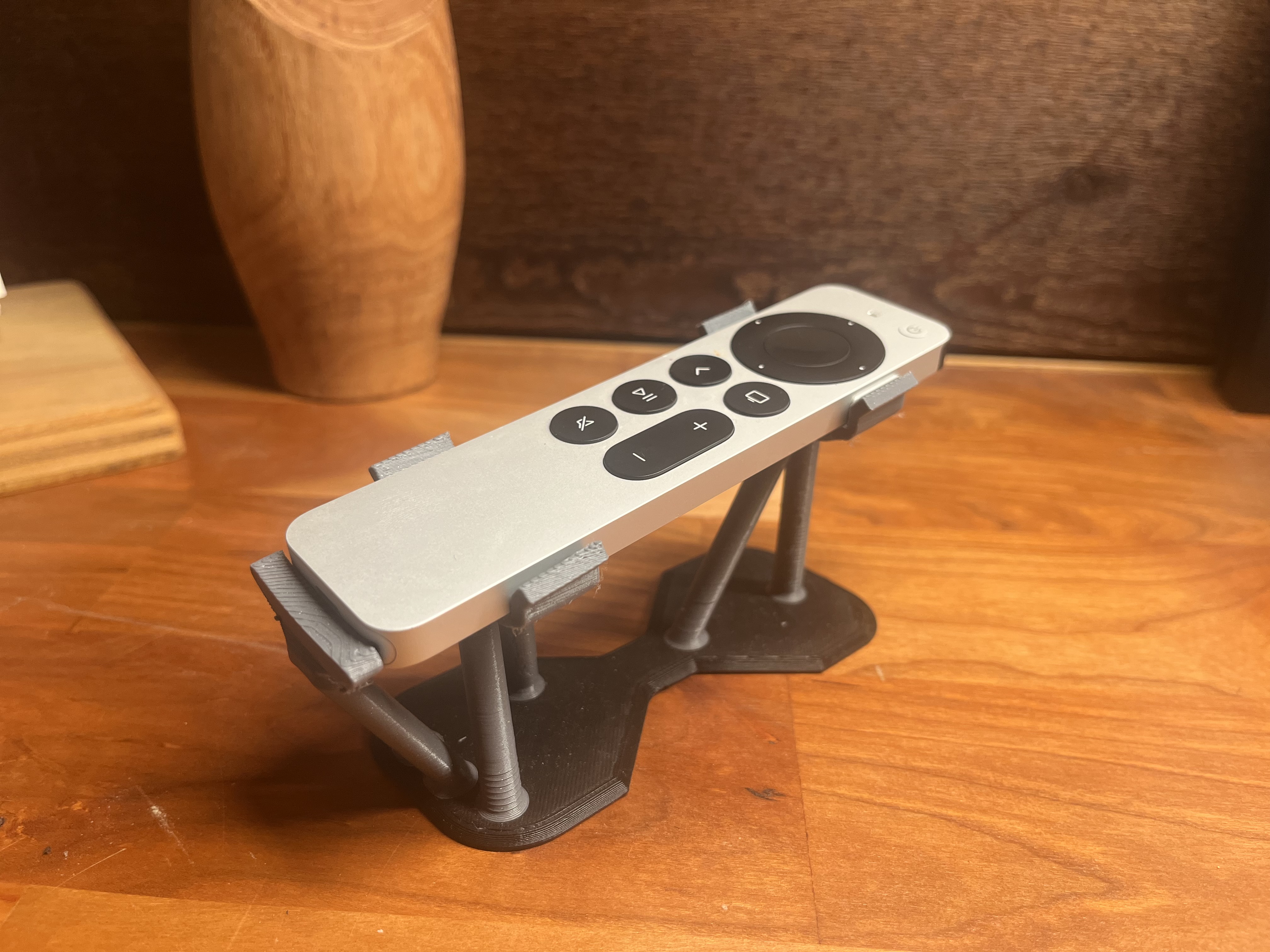 Miniatura 2 do modelo 3D Apple TV Remote stand