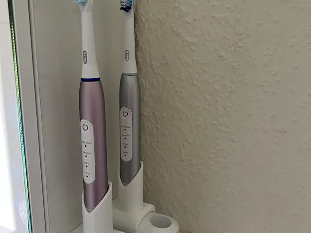 Additional stand for Oral-B Pulsonic