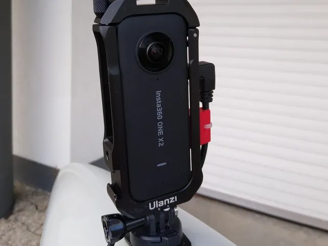 Insta360 One X2 cable guide (FreeCAD)