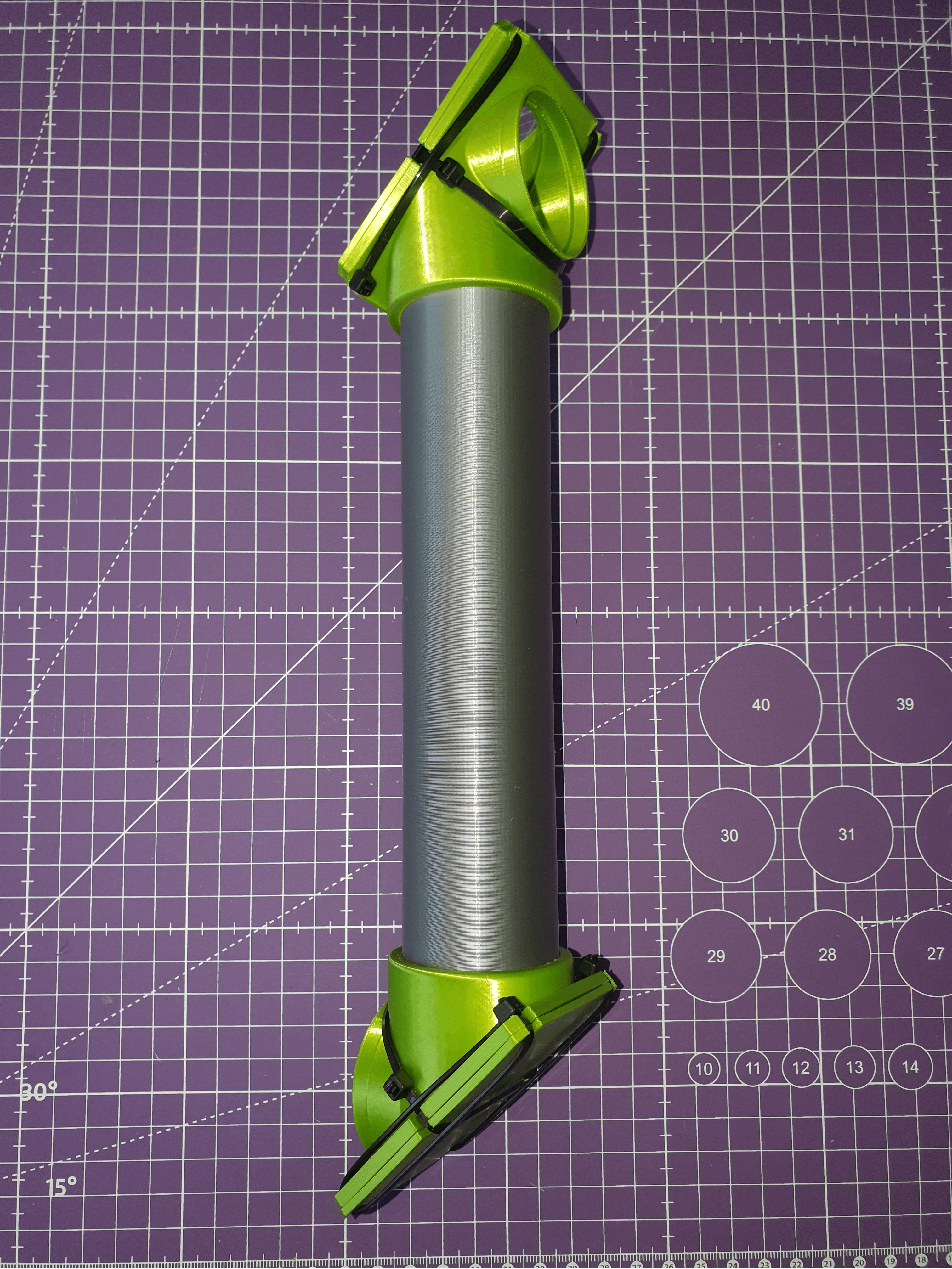 Simple periscope for kids and other usage.
