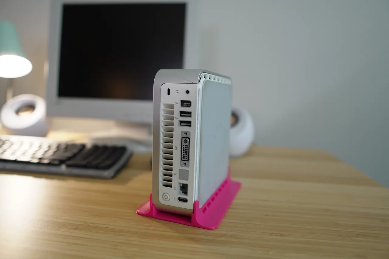 G4 and Early Intel Mac Mini Vertical Stand by Retro Frog