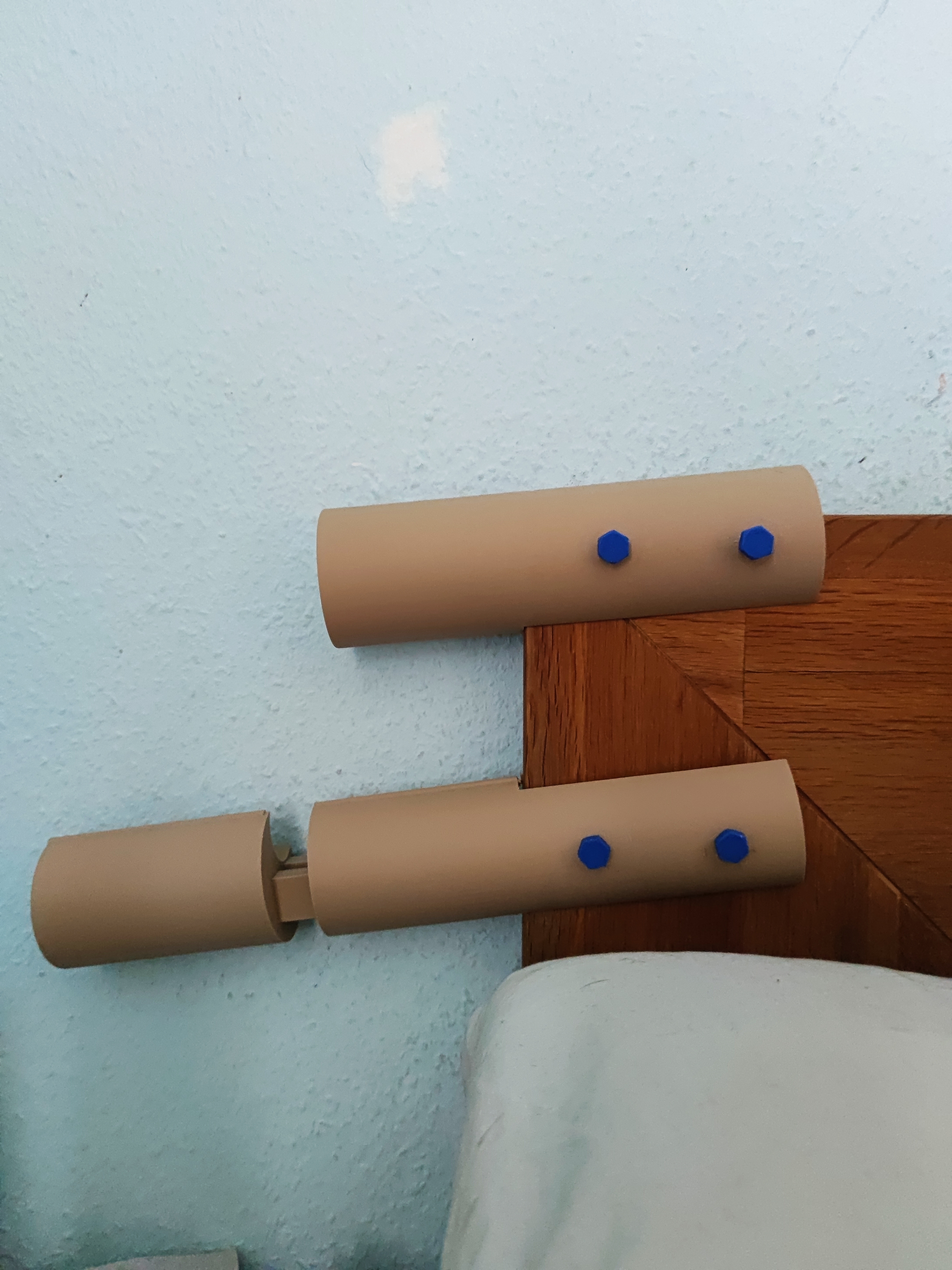 Armrest, hand rest. Armstuetze, Handablage.