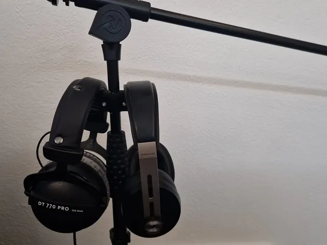 Headphone Holder for Mic Stand