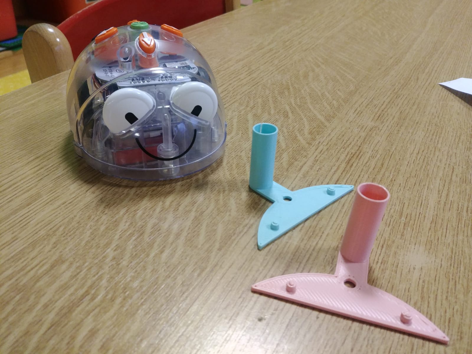 BeeBot Pen Holder