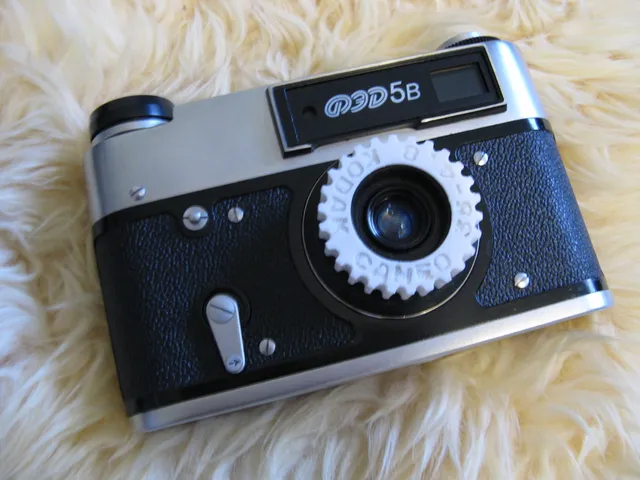 Leica M39 LTM focusing adapter for broken Point & Shoot camera lenses.