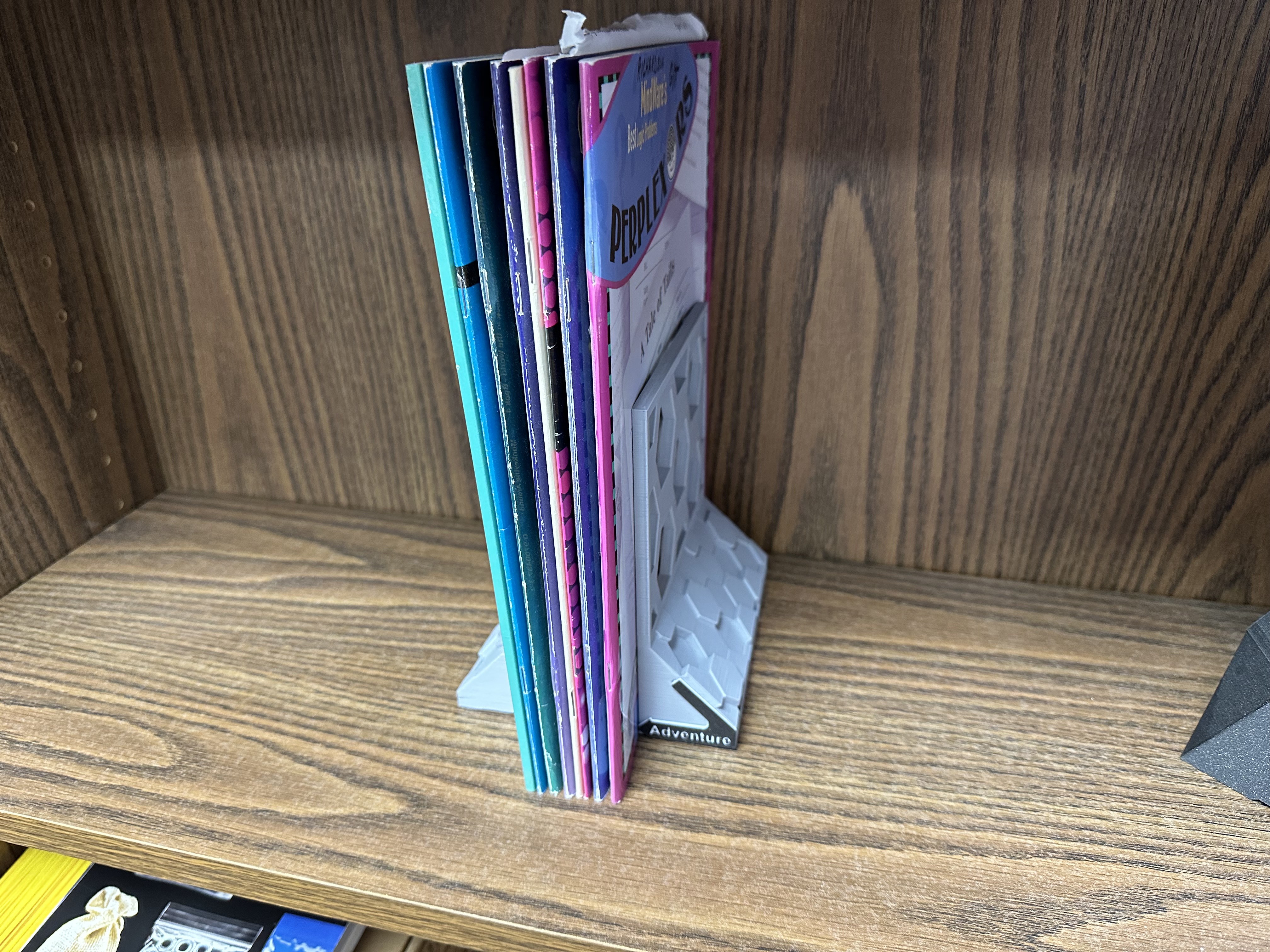 Miniatura 5 do modelo 3D HexEnds Bookends with a Modern Touch