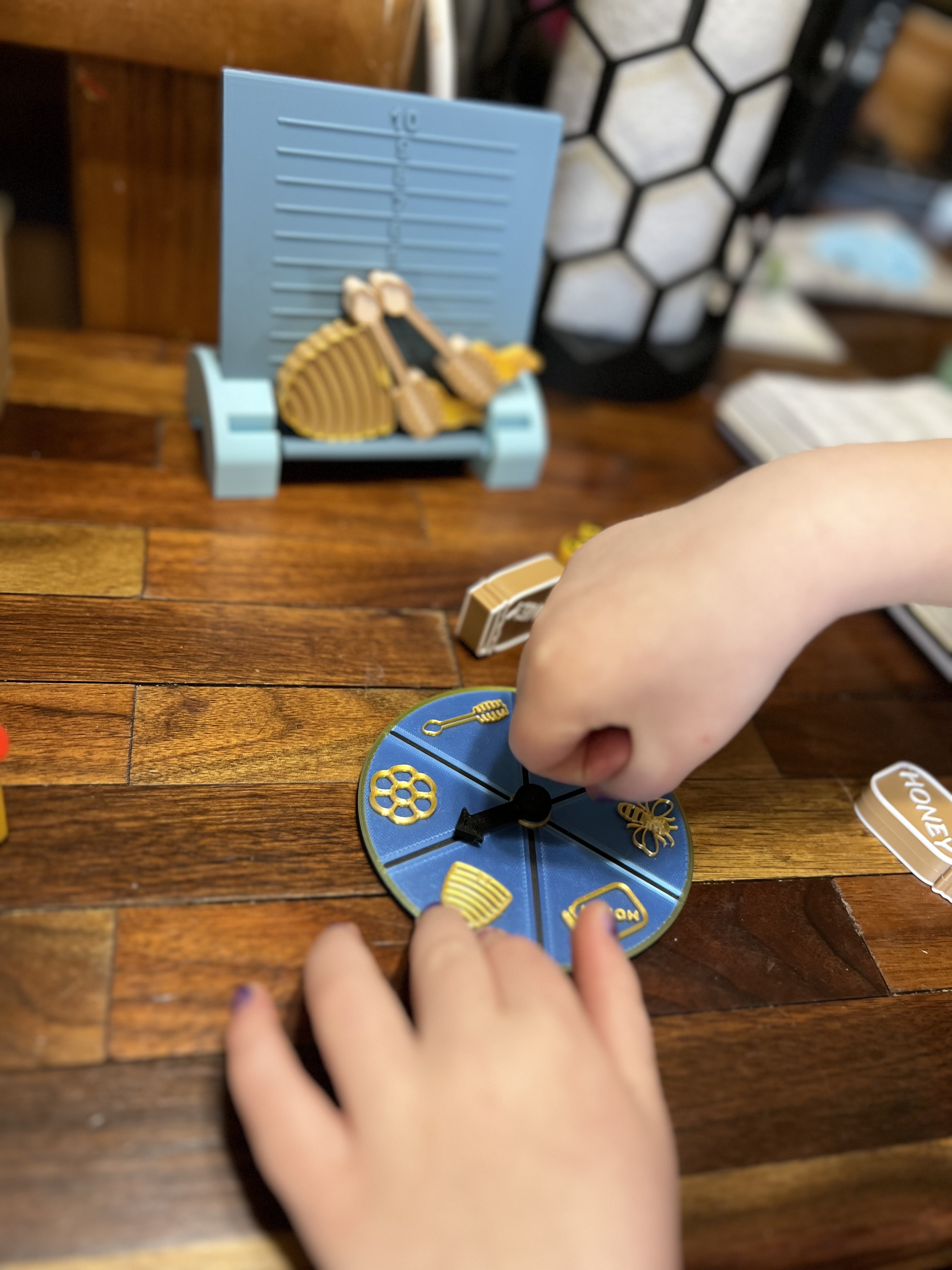 Honeybee Stacking Game by 3DxDT | Download free STL model | Printables.com