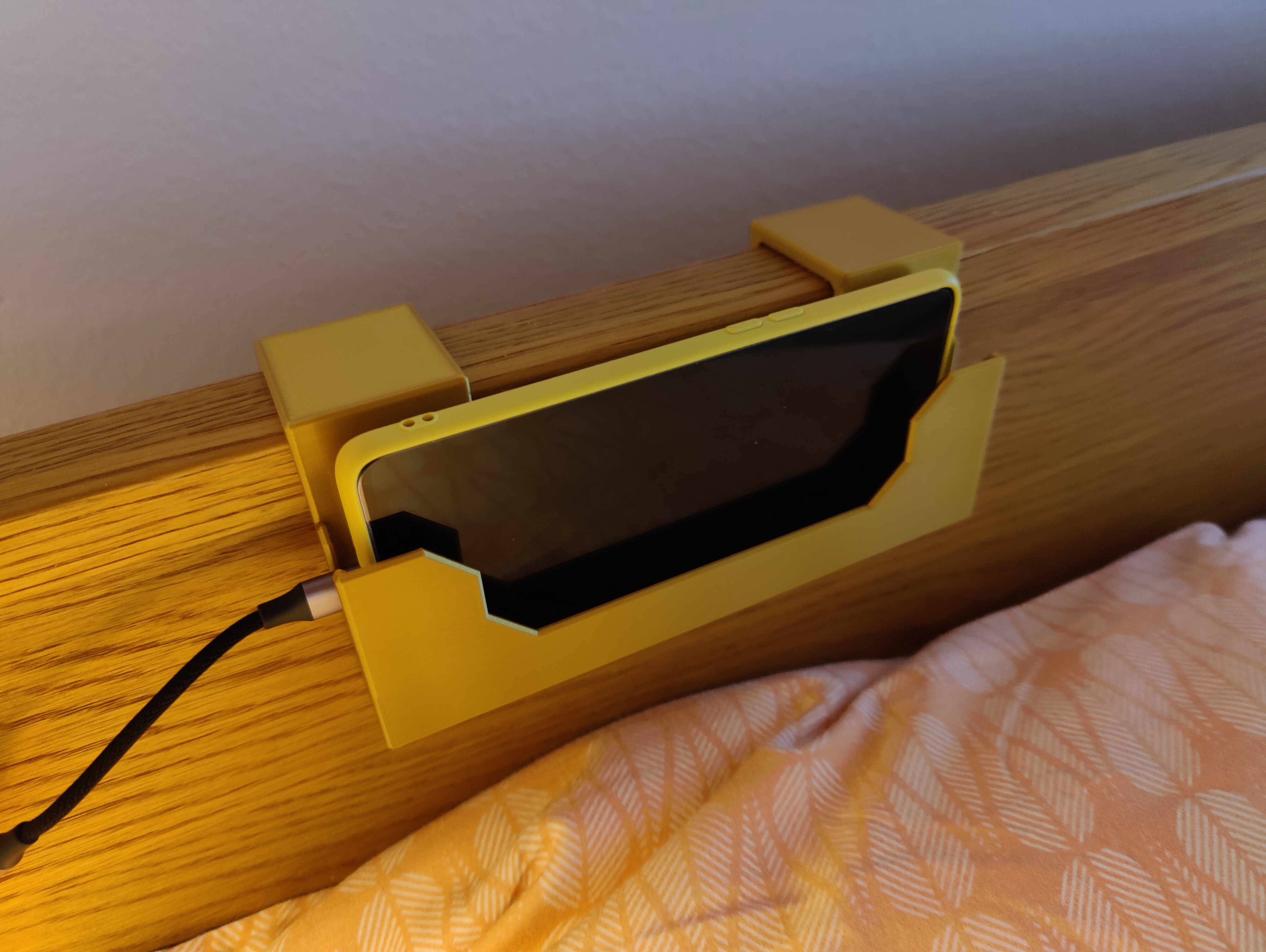 Hanging Smartphone Holder