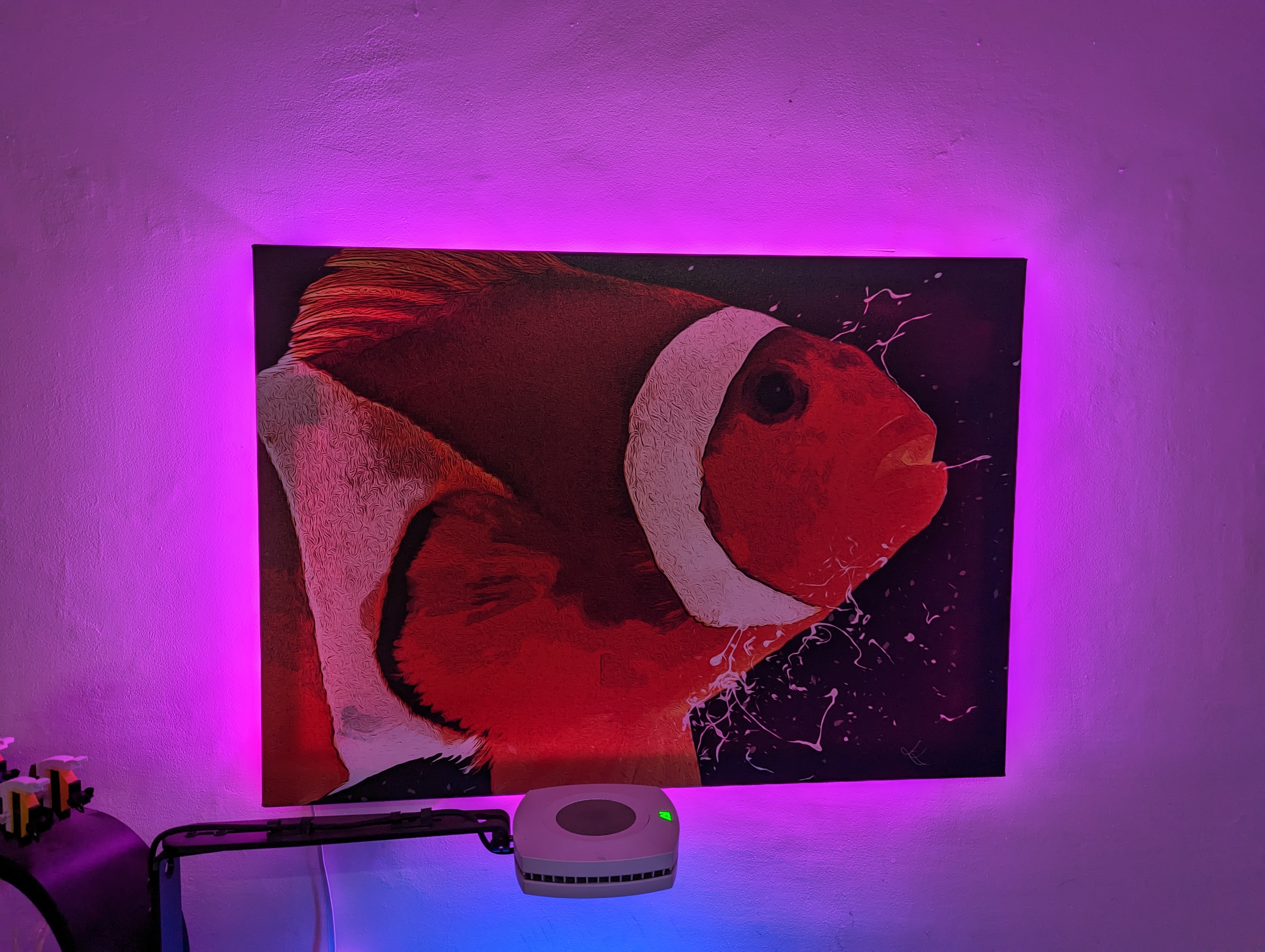 LED strip light picture brackets