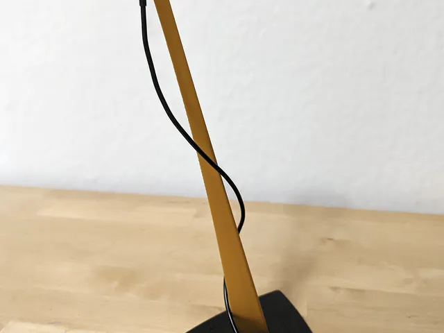 Desk stand for Lavalier / Lapel clip-on microphones