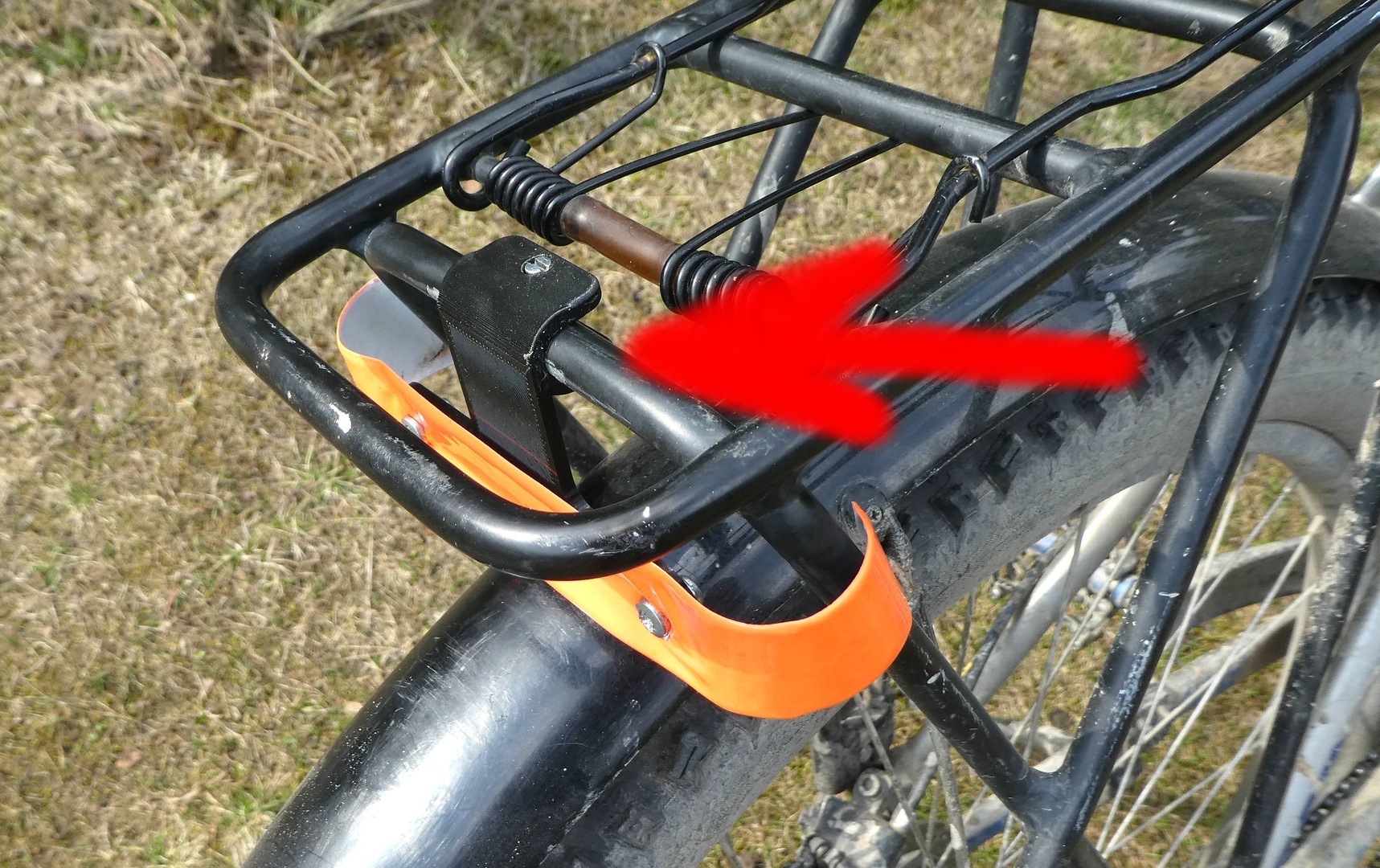 Bicycle back light mount for bike rear racks with FreeCAD source von Tol Kostenloses STL Modell herunterladen Printables