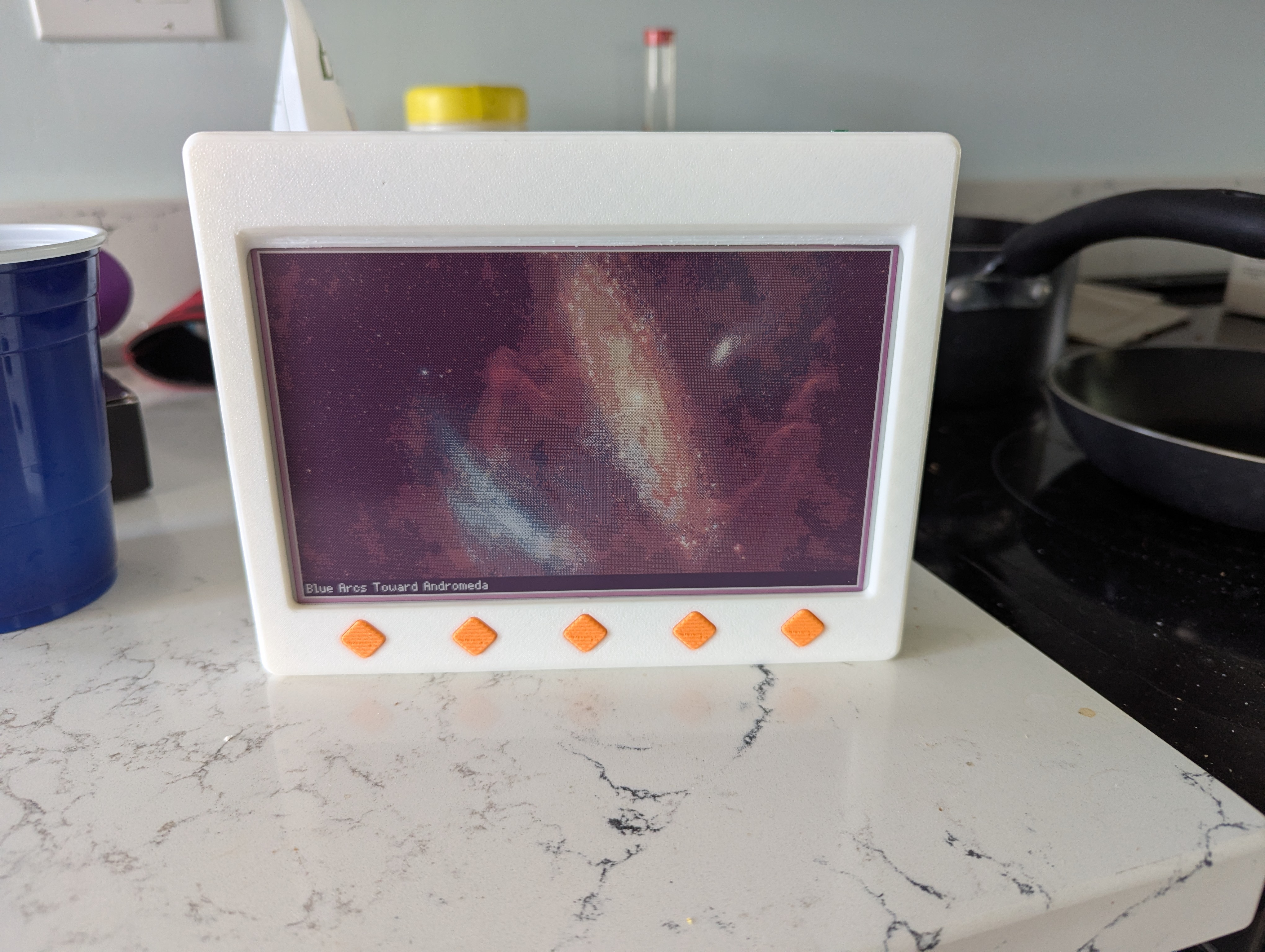Inky Frame 7.3 e-ink Frame w Magnets