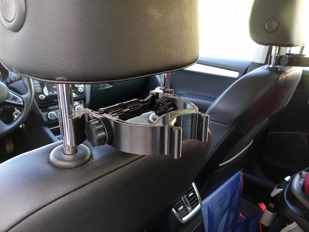 Universal tablet holder for cars/headrest (fully printable) by