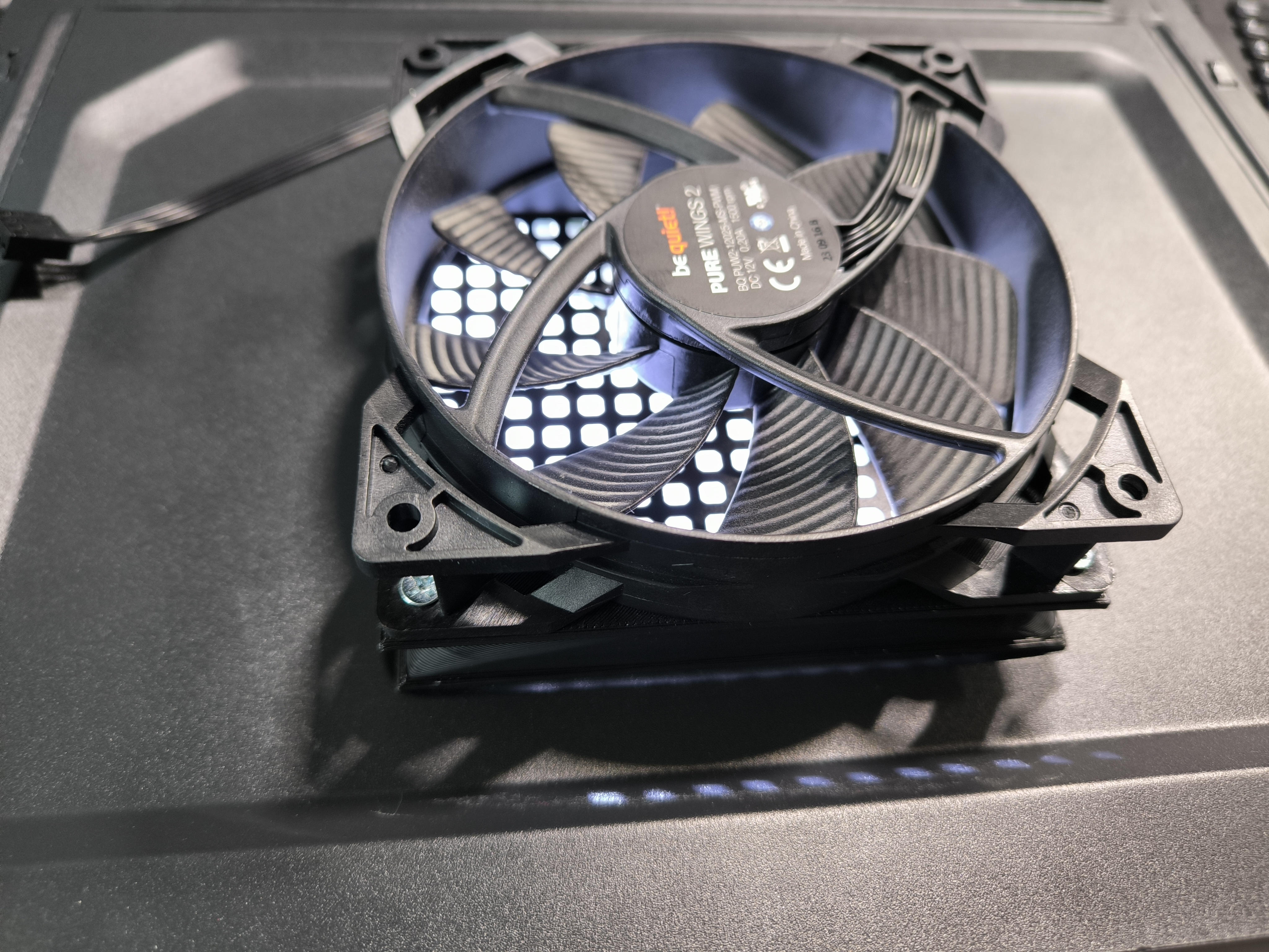 Square mesh case to fan adapter