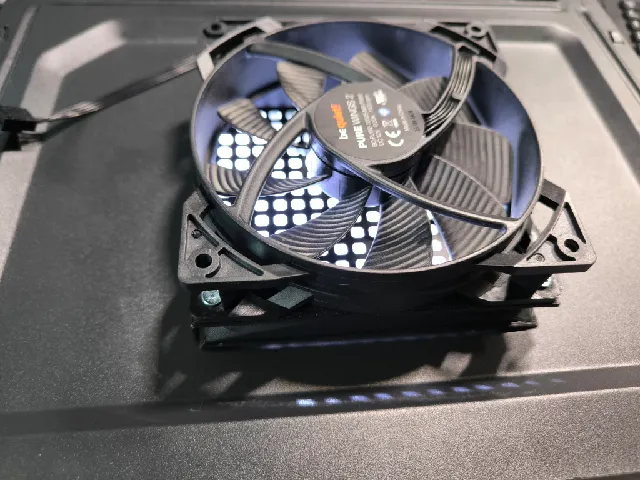 Square mesh case to fan adapter