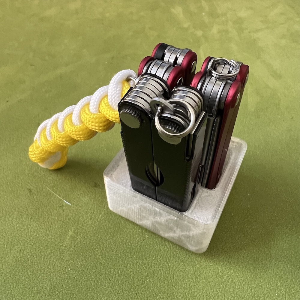 Gridfinity box 1x1 for Leatherman Micra & Squirt