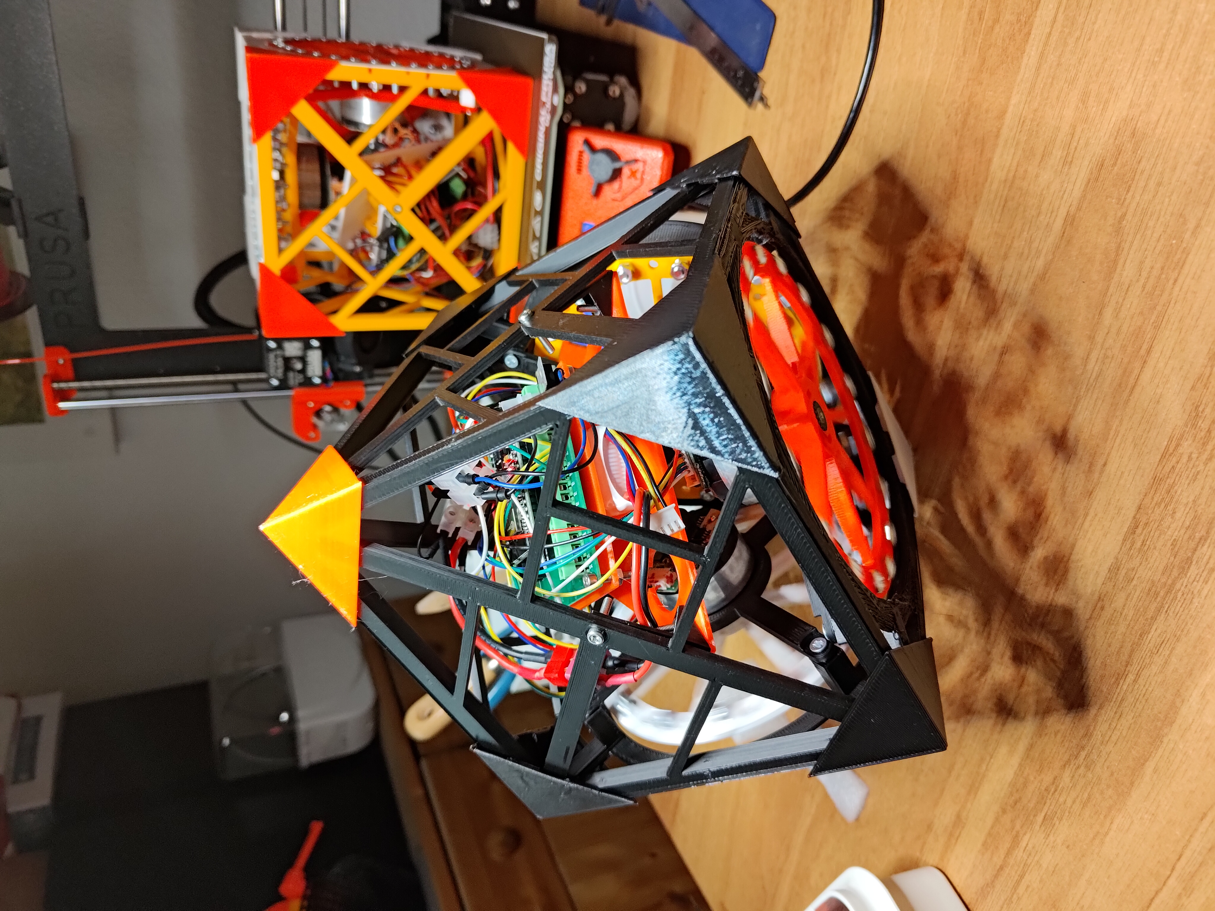Miniatura 2 do modelo 3D Self balancing cube