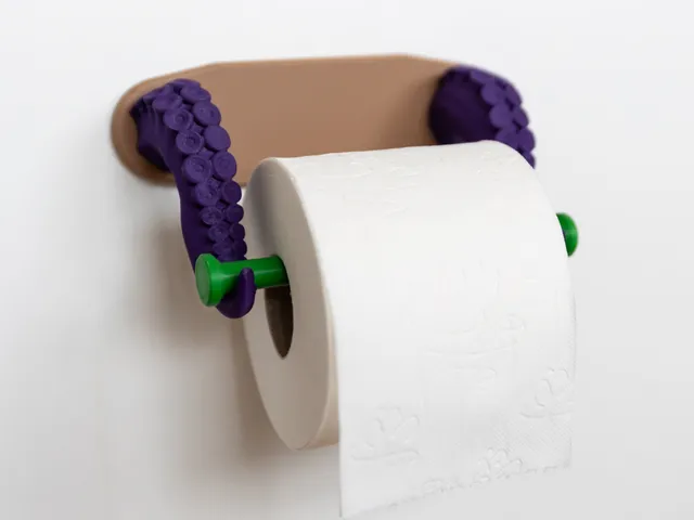 Cthulhu - Tentacle toilet paper holder