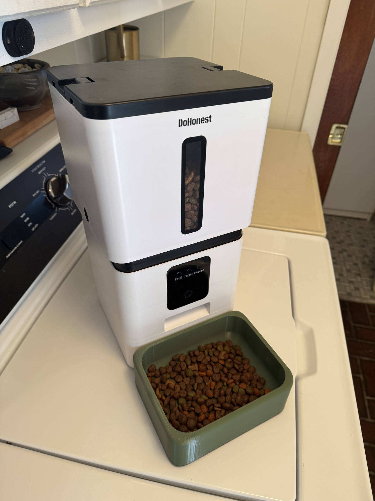 DoHonest Automatic Dog Feeder Bowl