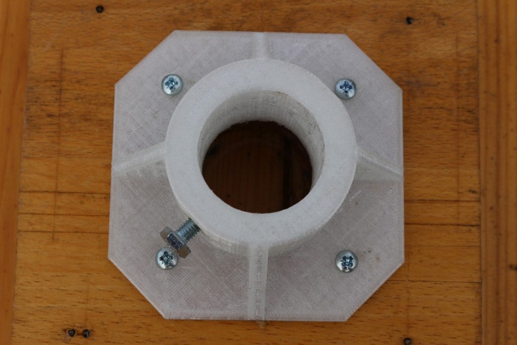 Miniatura 2 do modelo 3D 38mm pole mount bracket