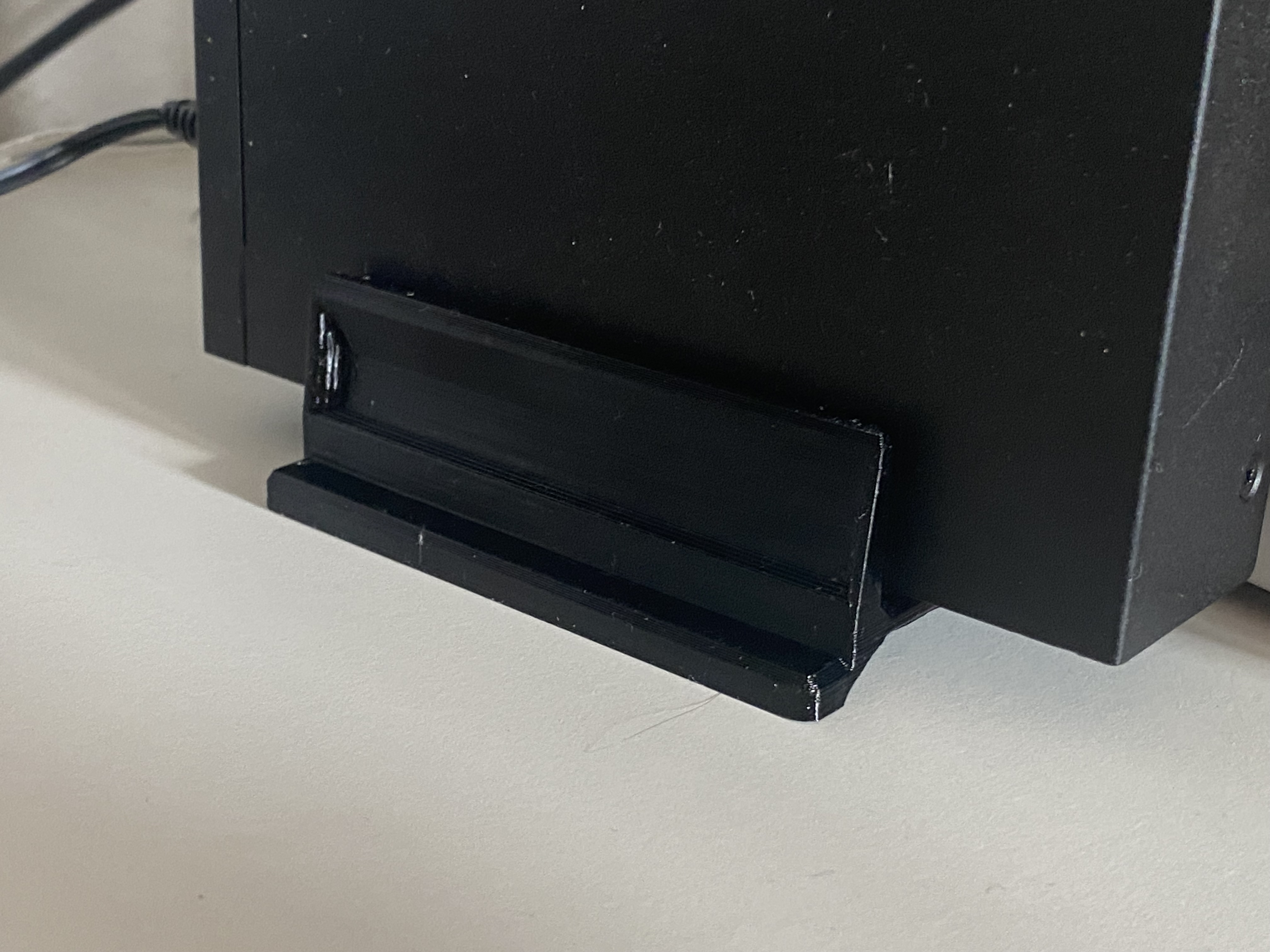 Resizable vertical stand for Boxes