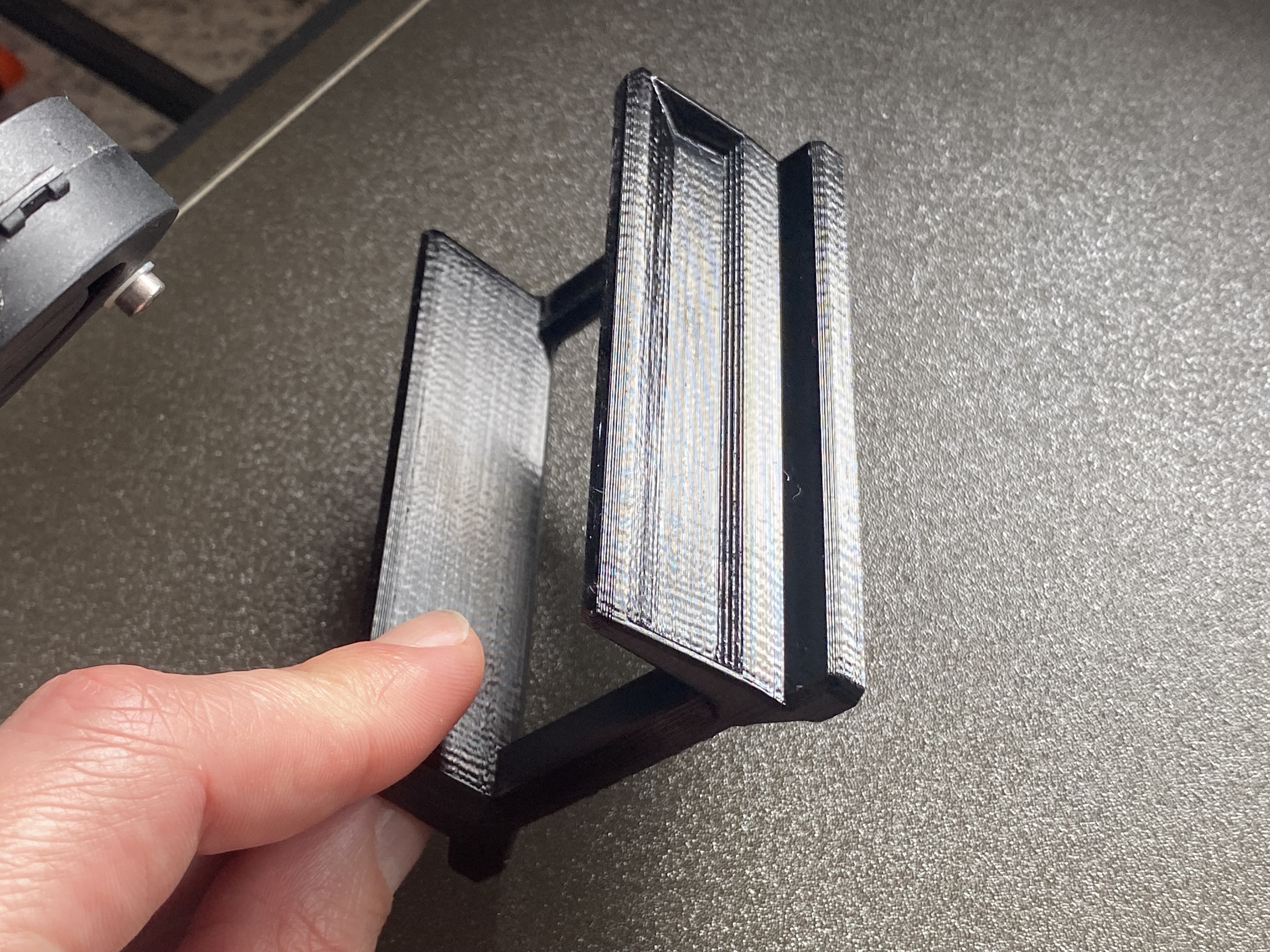 Miniatura 4 do modelo 3D Resizable vertical stand for Boxes