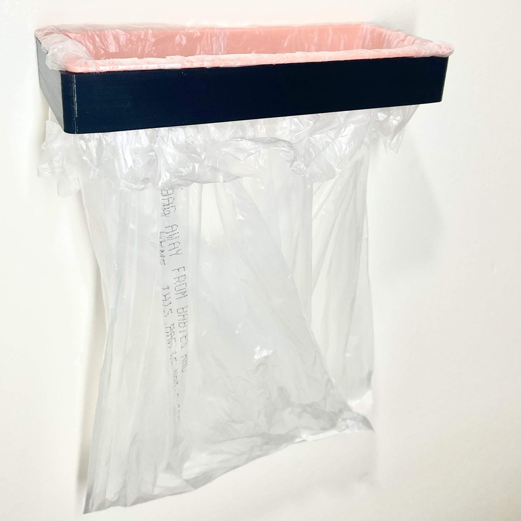 Miniatura 2 do modelo 3D Simple Wall Mounted Garbage Bin